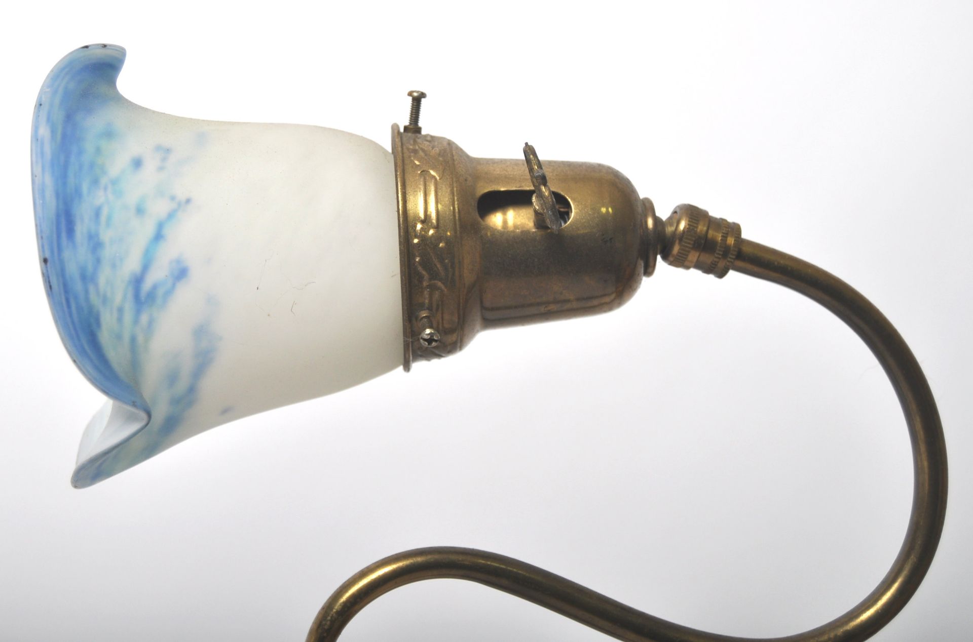 EARLY 20TH CENTURY BRASS & GLASS COACHING LAMP - Image 4 of 6