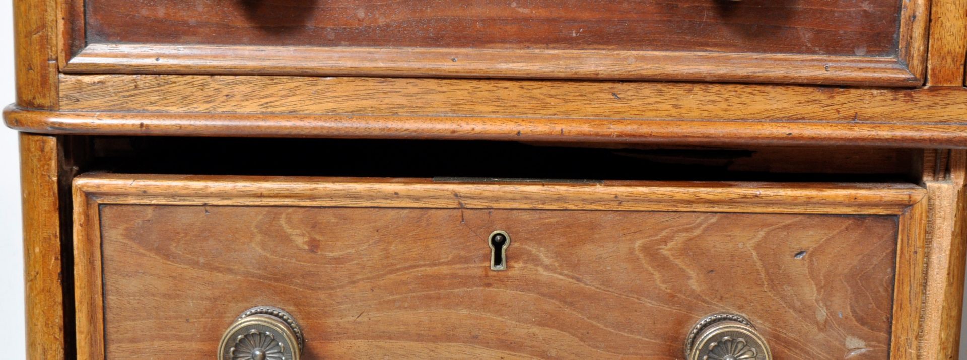 19TH CENTURY VICTORIAN MAHOGANY TWIN PEDESTAL DESK - Image 6 of 10