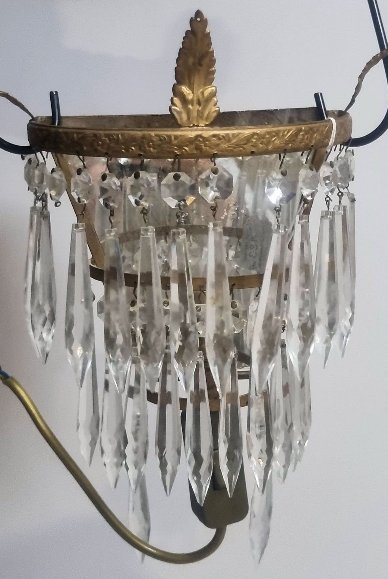 SET OF EARLY 20TH CENTURY FACETED CUT GLASS LIGHTING - Image 11 of 16