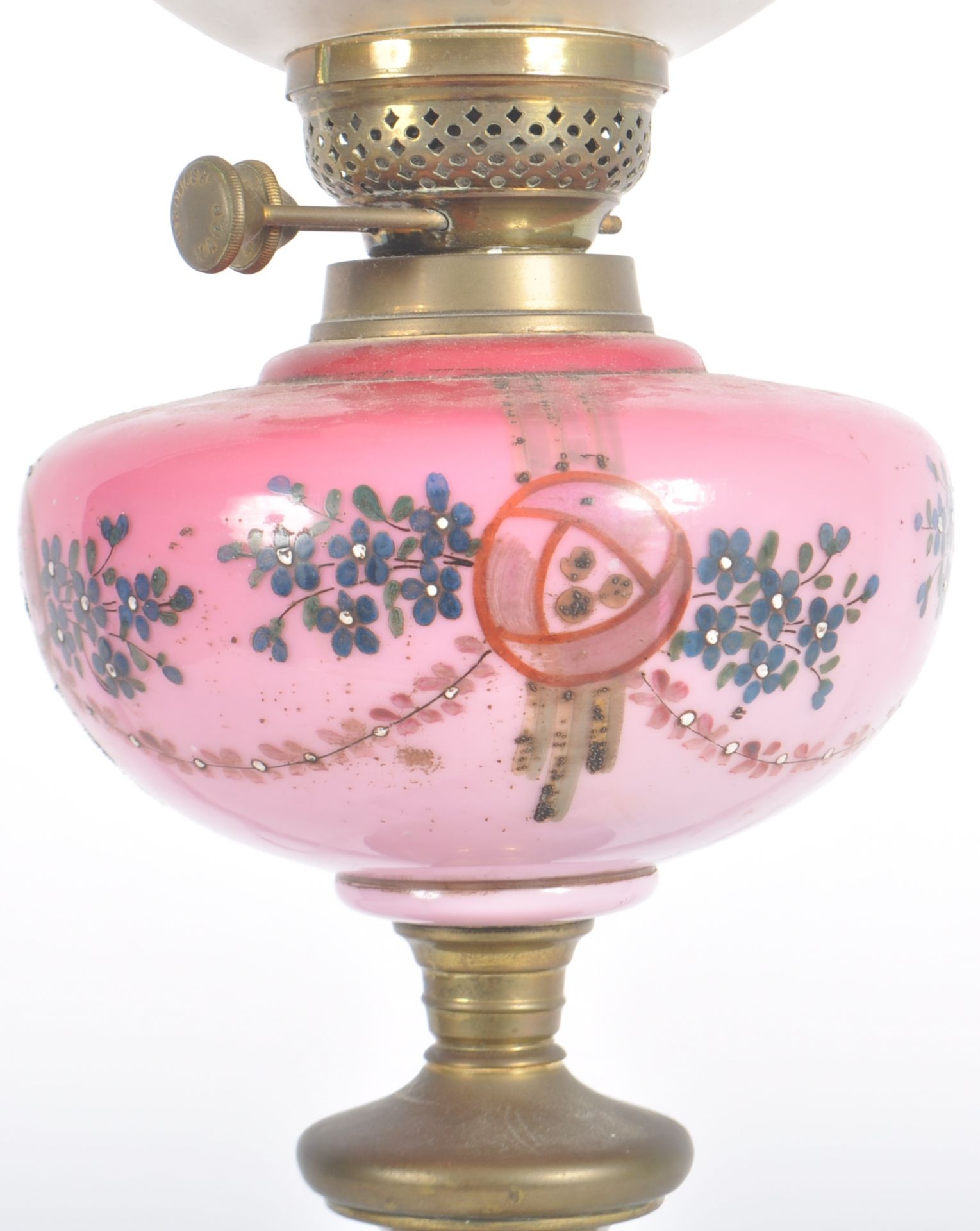 19TH CENTURY VICTORIAN NEOCLASSICAL OIL LAMP - Image 7 of 8