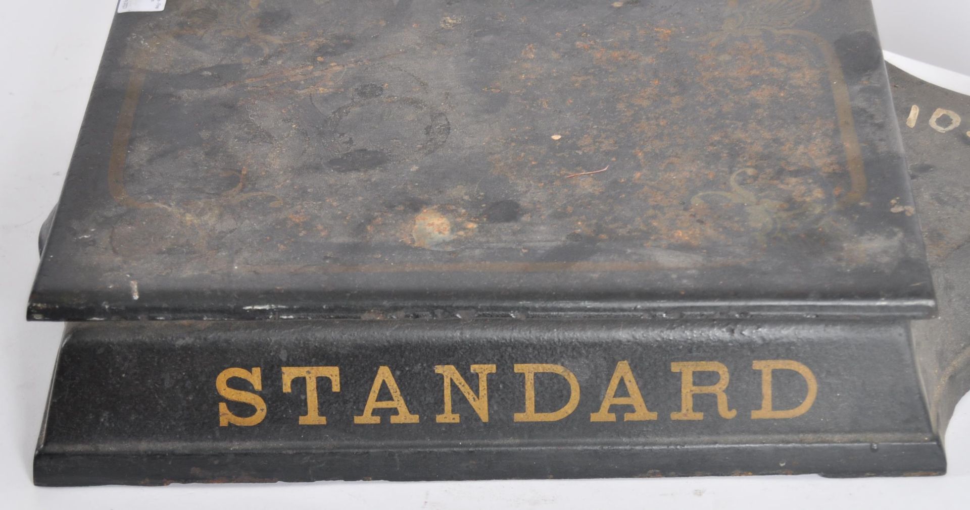 19TH CENTURY VICTORIAN SET OF CAST IRON STANDARD SCALES - Image 3 of 6