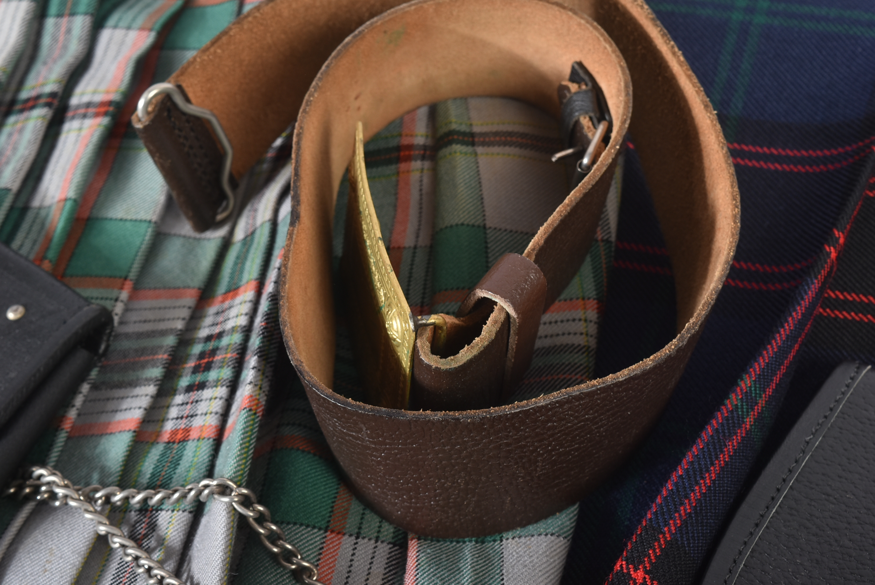 VINTAGE SCOTTISH HIGHLAND KILTS WITH SPORRAN & BELT - Image 3 of 5