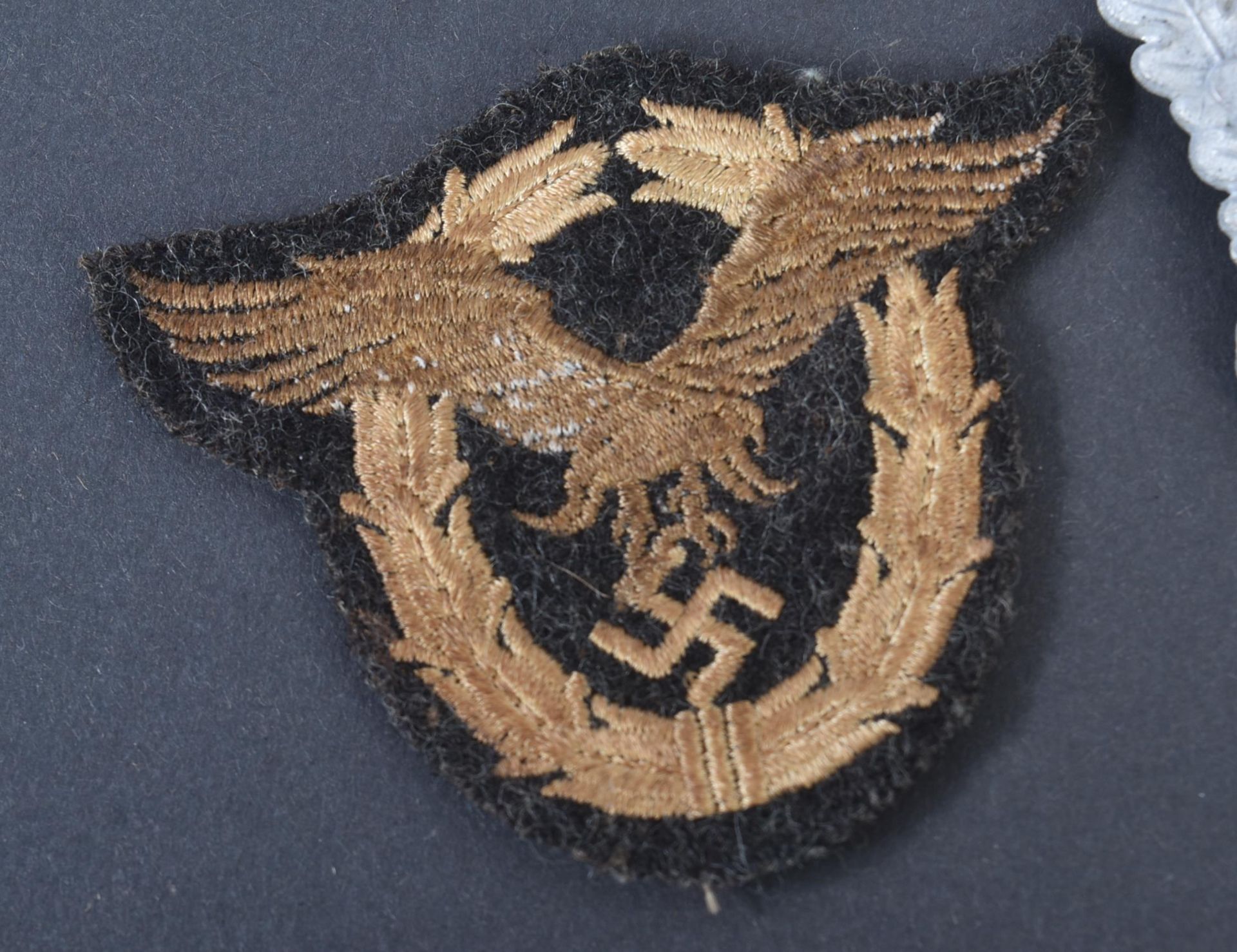 WWII SECOND WORLD WAR GERMAN LUFTWAFFE CLOTH PATCH & COMBAT CLASP - Image 2 of 4