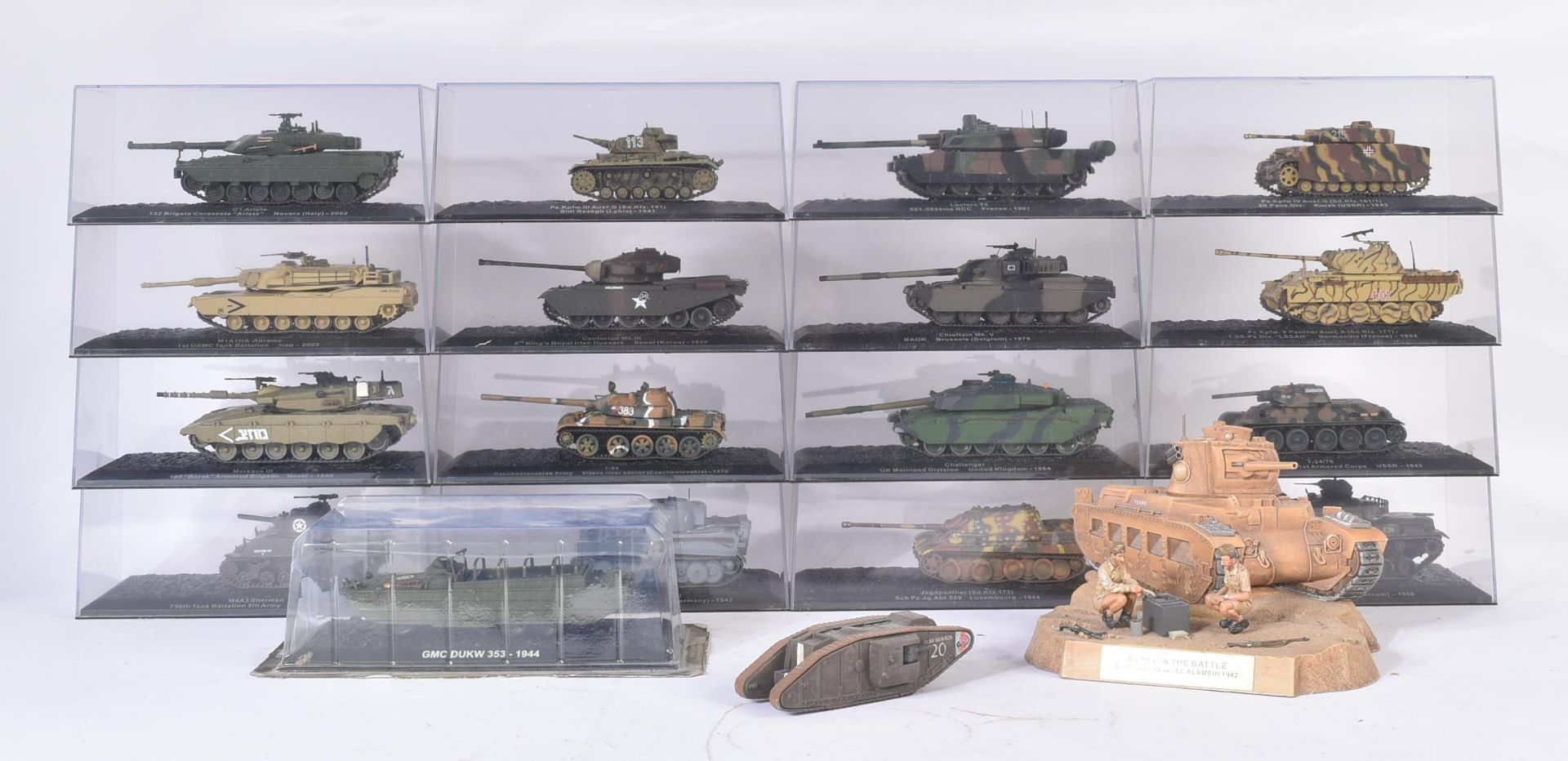 COLLECTION OF ASSORTED MILITARY TANK MODELS - Image 2 of 10