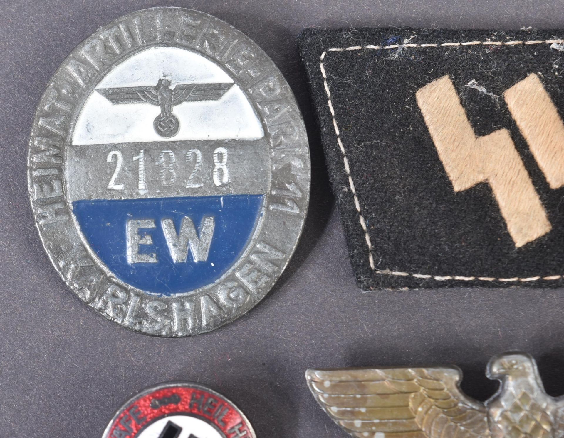 COLLECTION OF ASSORTED GERMAN THIRD REICH BADGES & PATCHES - Bild 4 aus 7