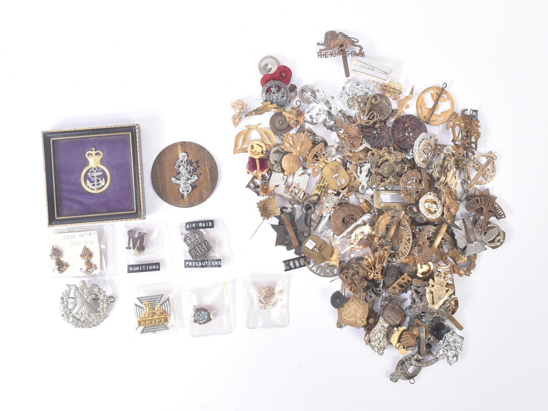 COLLECTION OF ASSORTED SECOND WORLD WAR MILITARY CAP BADGES