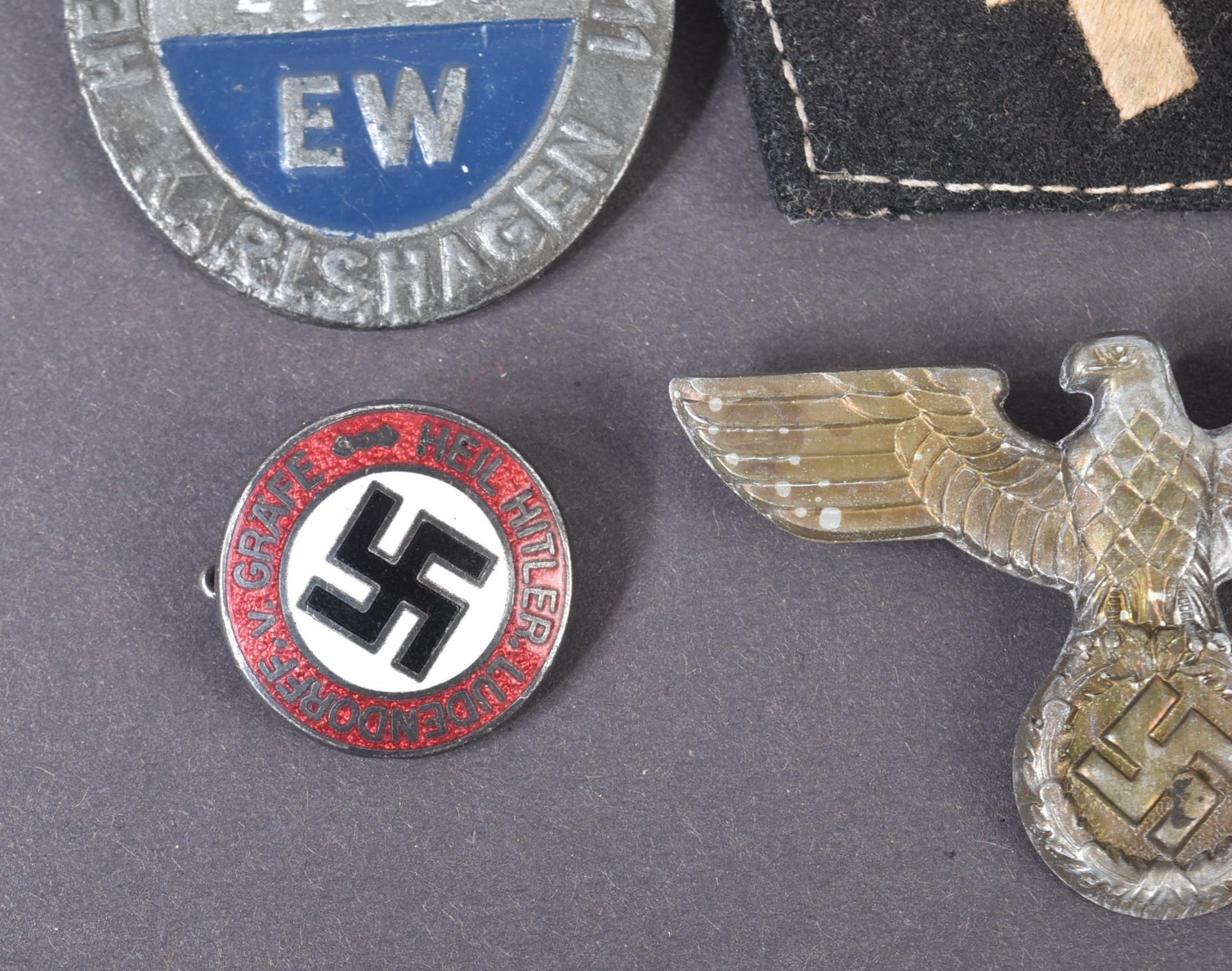 COLLECTION OF ASSORTED GERMAN THIRD REICH BADGES & PATCHES - Bild 3 aus 7