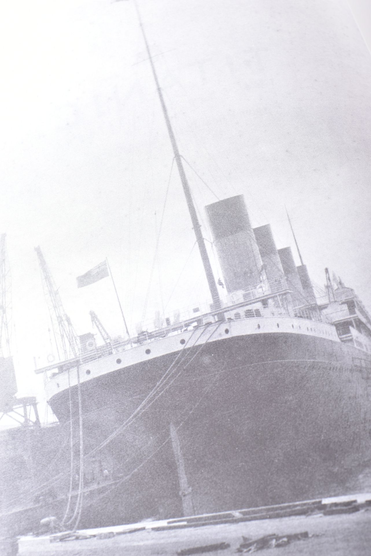 RMS TITANIC - THE SHIP MAGNIFICENT - THE HISTORY PRESS - Image 5 of 5