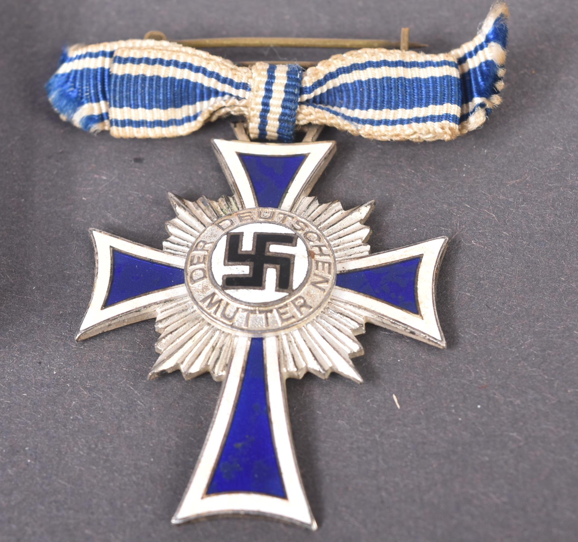 TWO WWII SECOND WORLD WAR GERMAN MOTHERS CROSS MEDALS - Image 2 of 5