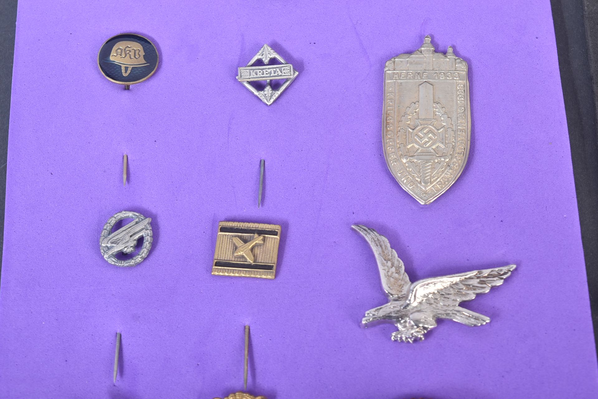 COLLECTION OF ASSORTED SECOND WORLD WAR GERMAN BADGES - Bild 3 aus 6