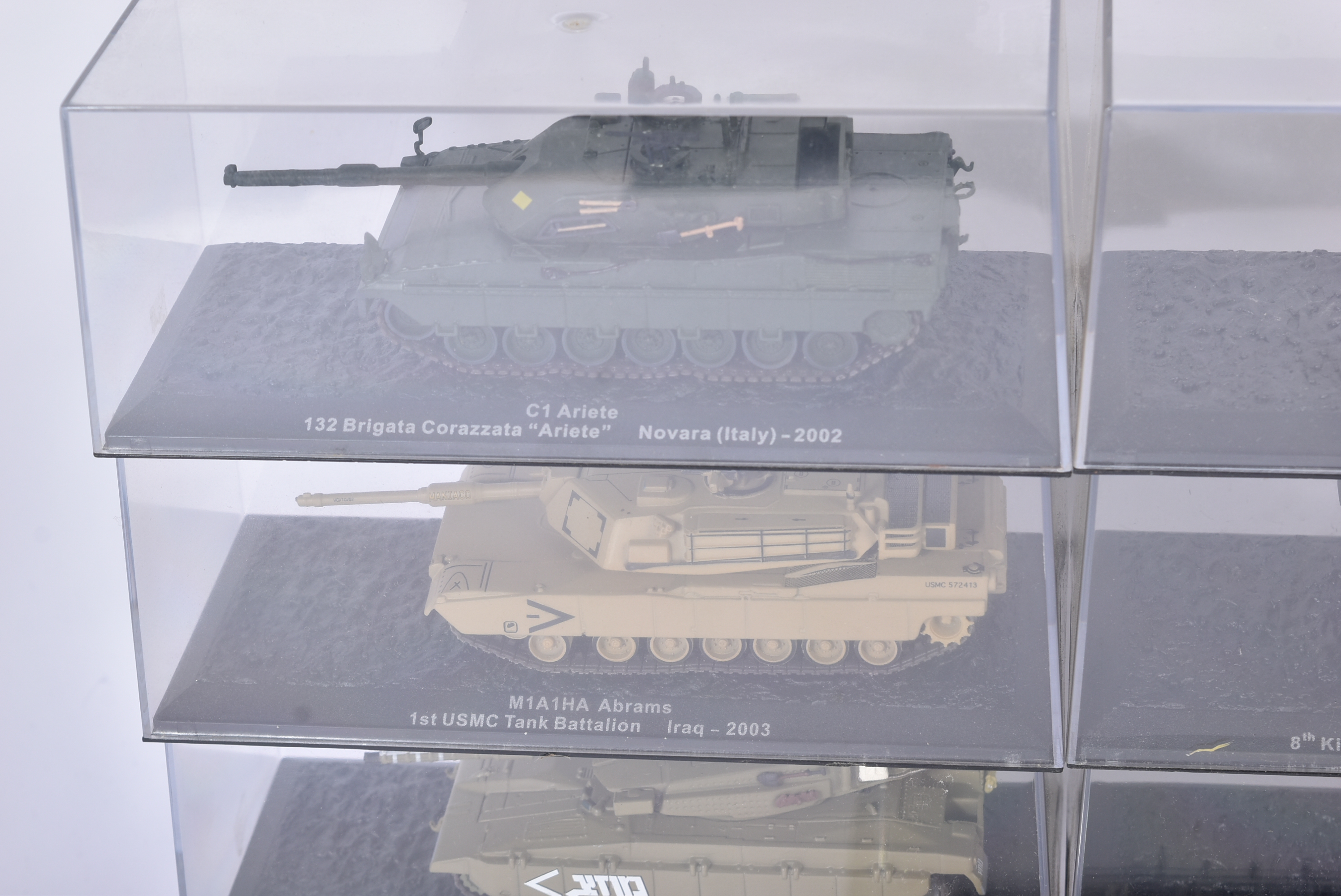 COLLECTION OF ASSORTED MILITARY TANK MODELS - Image 6 of 10