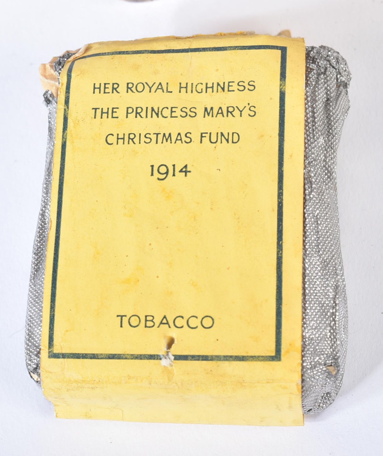 ORIGINAL WWI PRINCESS MARY 1914 CHRISTMAS GIFT TIN - WITH CONTENTS - Image 7 of 9