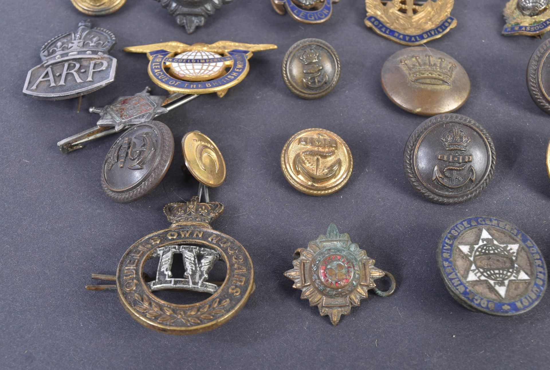 MILITARY BUTTONS, BADGES, CAP BADGES & MORE - Image 3 of 7