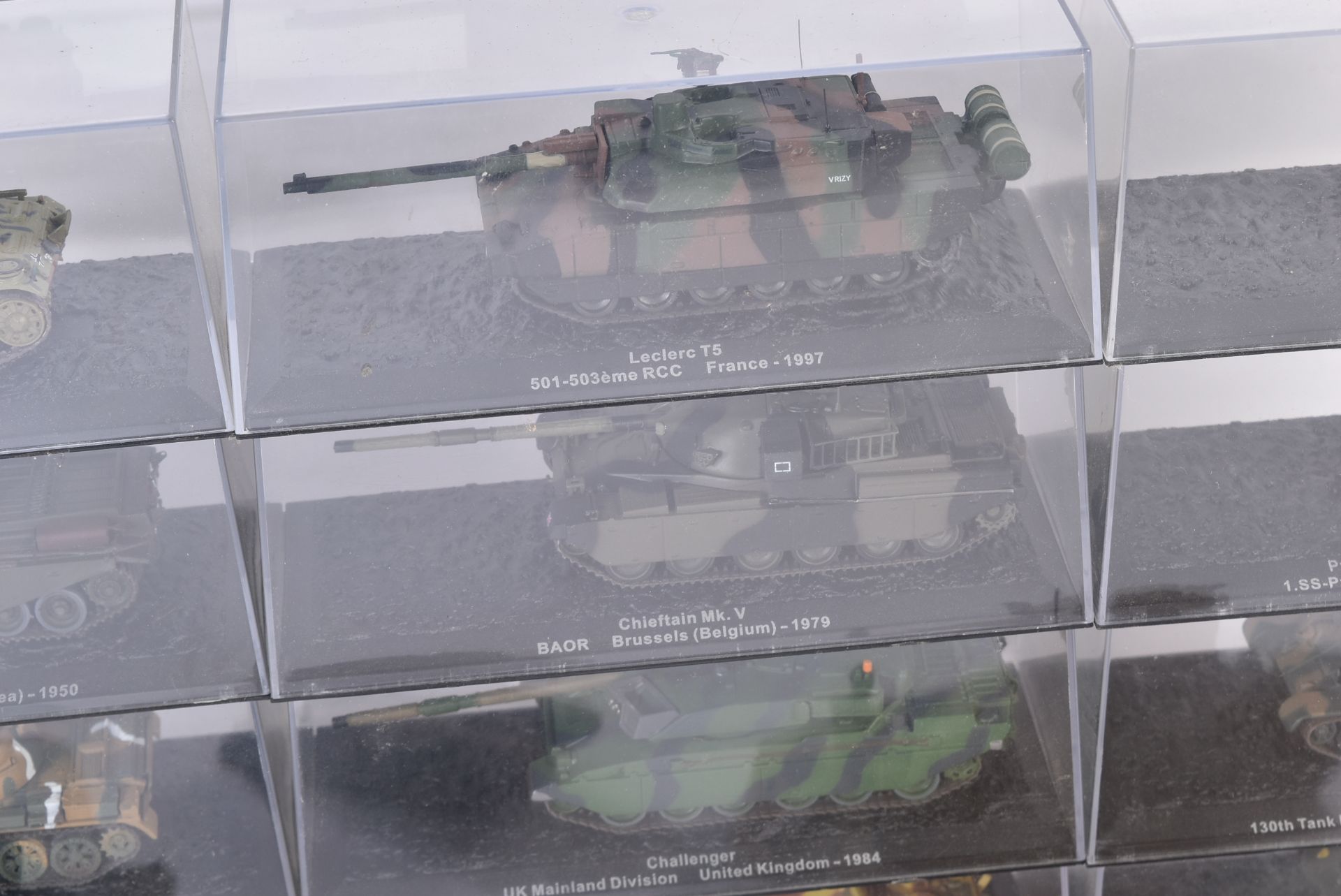 COLLECTION OF ASSORTED MILITARY TANK MODELS - Image 7 of 10