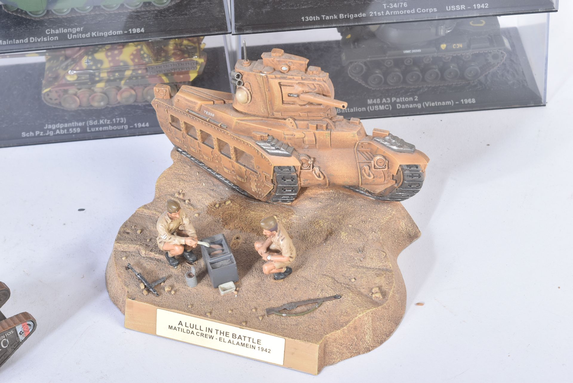 COLLECTION OF ASSORTED MILITARY TANK MODELS - Image 3 of 10