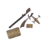 COLLECTION OF ASSORTED FIRST WORLD WAR MILITARIA