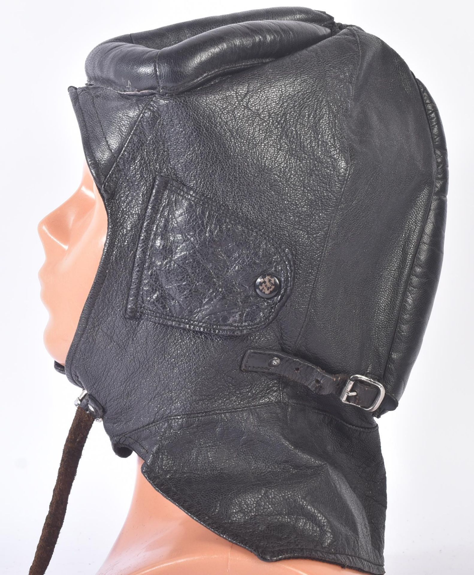 VINTAGE BLACK LEATHER AVIATION / MOTORCYCLE RIDER HELMET - Image 2 of 5