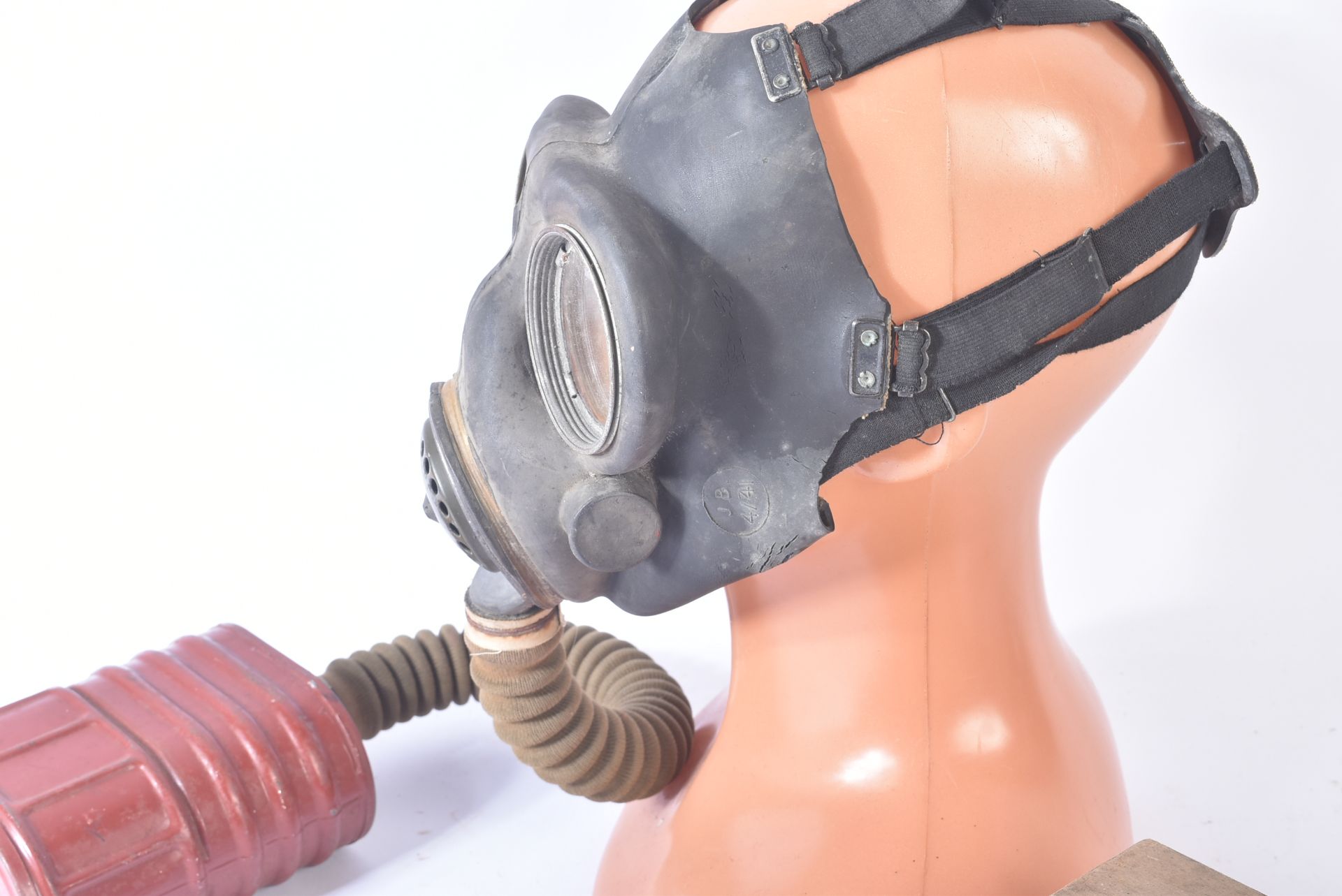 WWII SECOND WORLD WAR RESPIRATOR GAS MASKS - Image 5 of 6