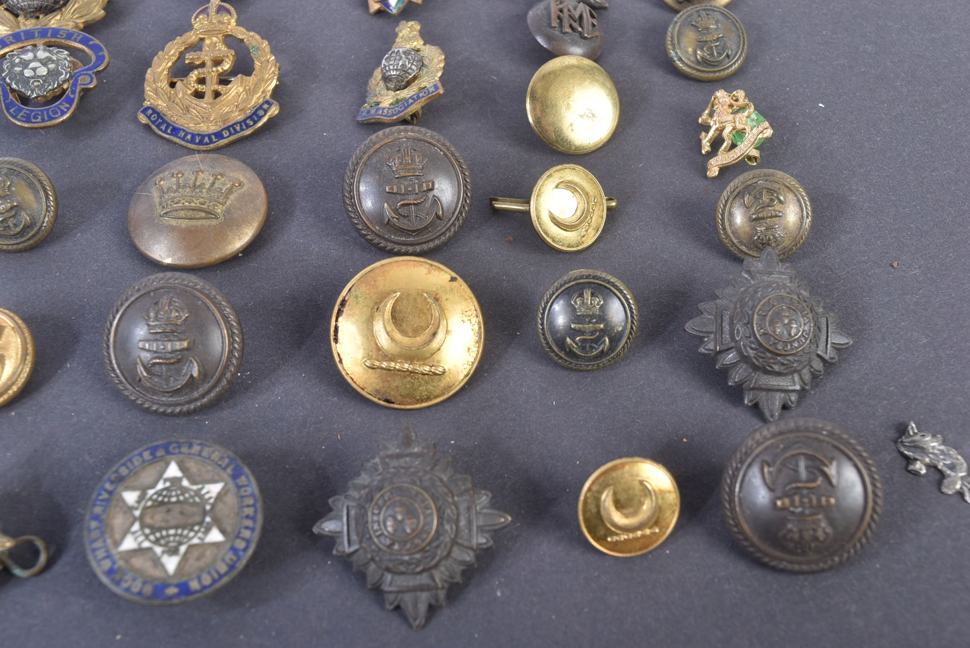 MILITARY BUTTONS, BADGES, CAP BADGES & MORE - Image 4 of 7