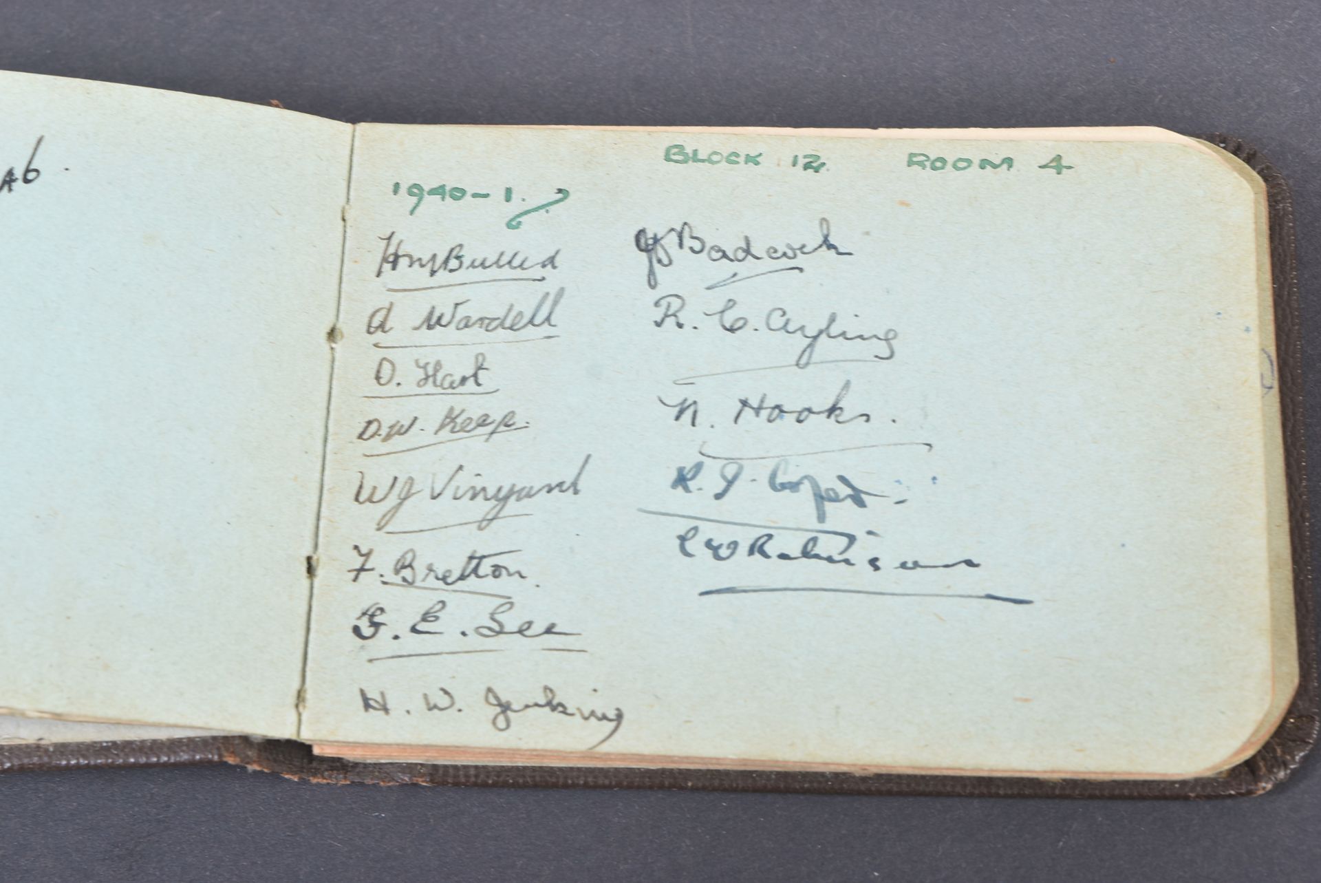 WWII SECOND WORLD WAR RAF AIRMAN'S AUTOGRAPH BOOK - Image 3 of 6