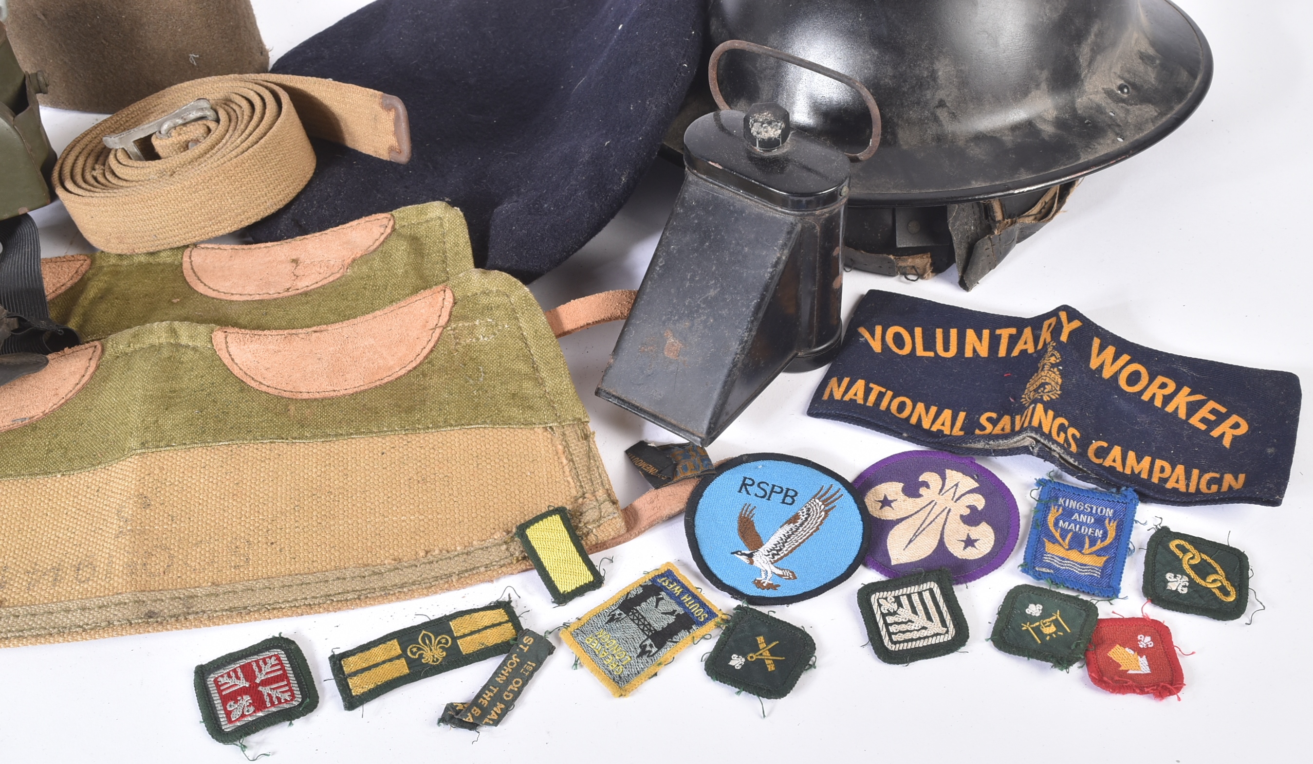 COLLECTION OF ASSORTED BRITISH MILITARIA - Image 2 of 5