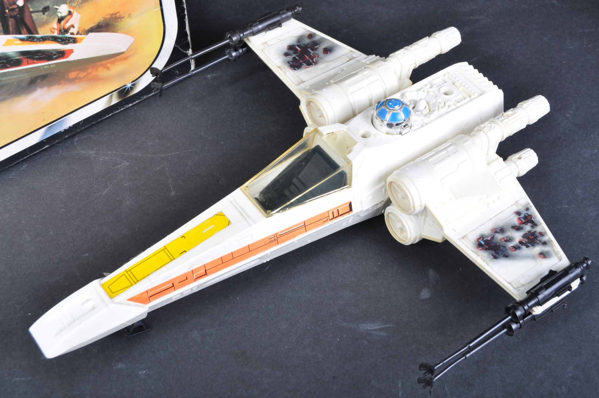 STAR WARS - VINTAGE X WING FIGHTER ACTION FIGURE PLAYSET - Image 2 of 6