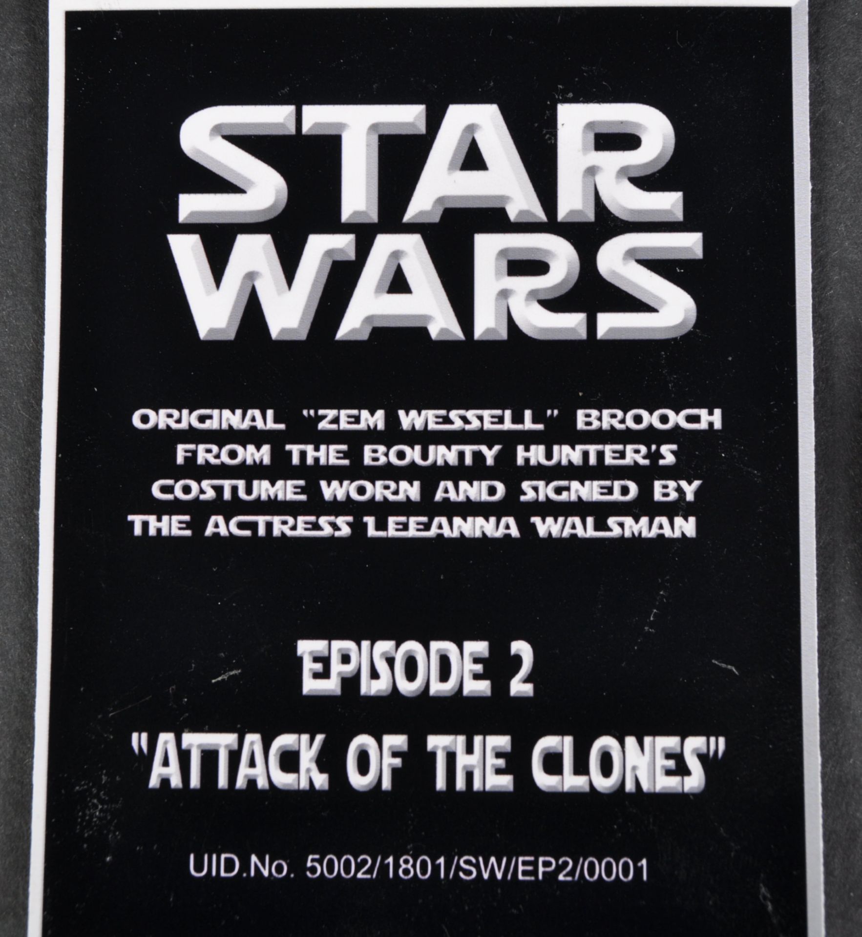 STAR WARS - ATTACK OF THE CLONES - ZAM WESELL PROP BADGE - Image 4 of 4