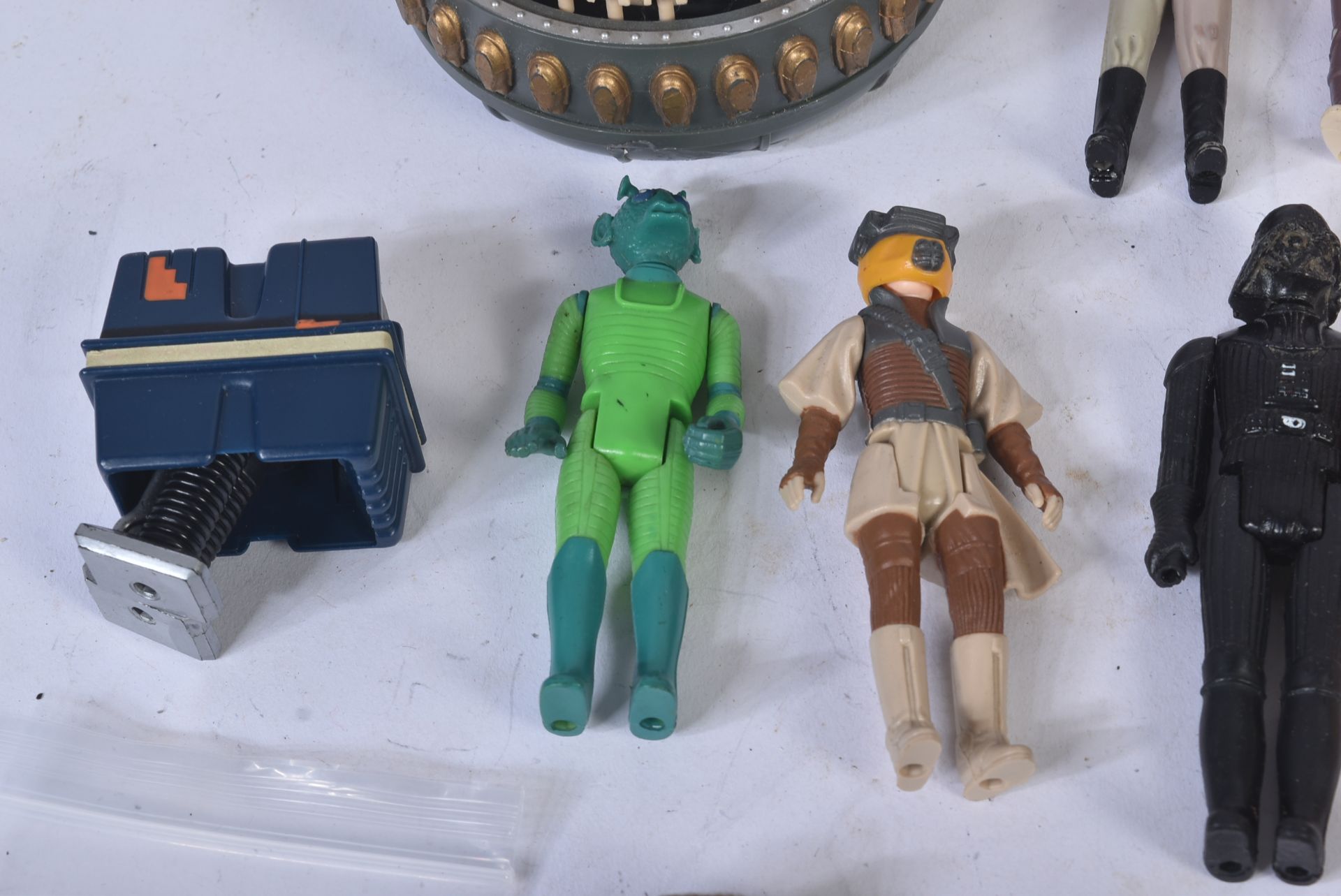 STAR WARS - COLLECTION OF ORIGINAL VINTAGE FIGURES & ACCESSORIES - Image 6 of 9