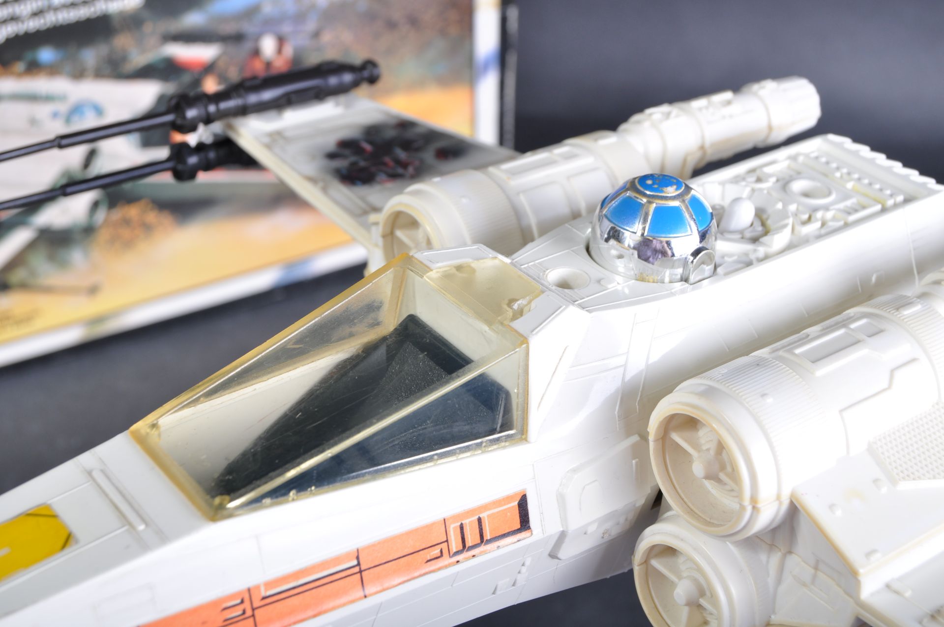 STAR WARS - VINTAGE X WING FIGHTER ACTION FIGURE PLAYSET - Image 3 of 6