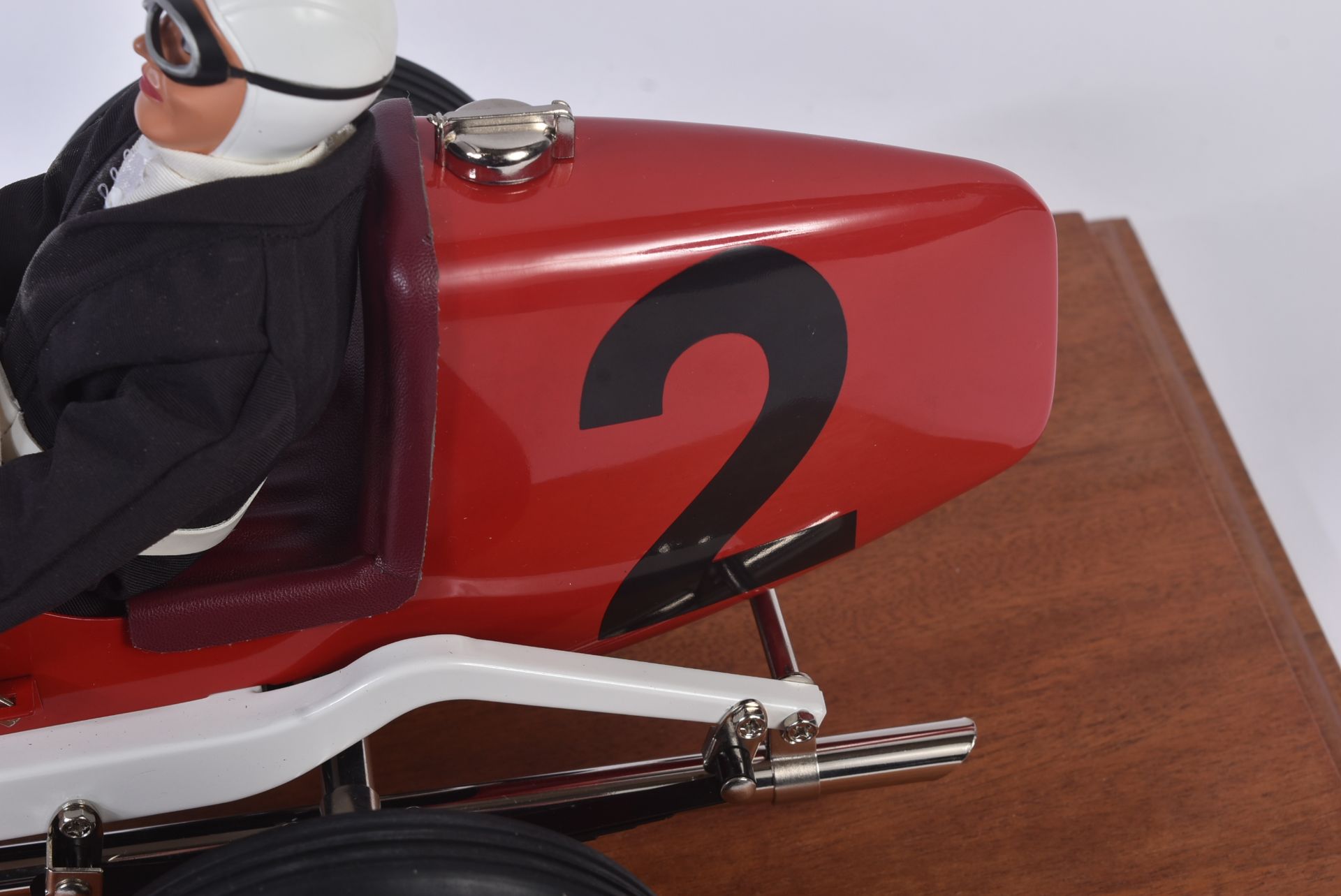 GILBOW 1/8 SCALE CLOCKWORK MODEL RACE CAR - Image 4 of 8