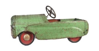 VINTAGE TRIANG LINES BROS TIN PLATE CHILDRENS PEDAL CAR