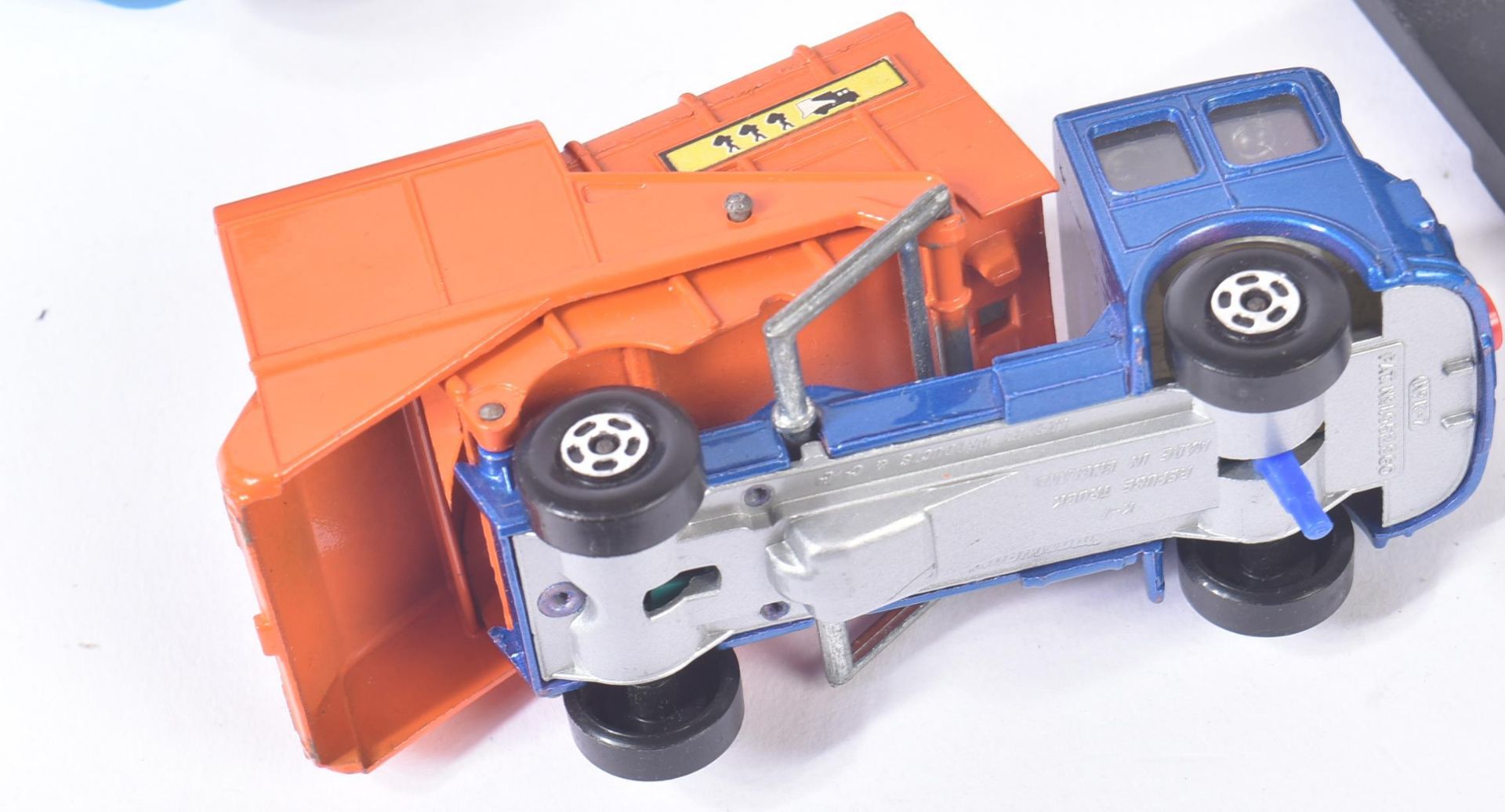 VINTAGE MATCHBOX BIG M-X MECHANISED INCINERATOR SITE AND REFUSE TRUCK - Image 12 of 16