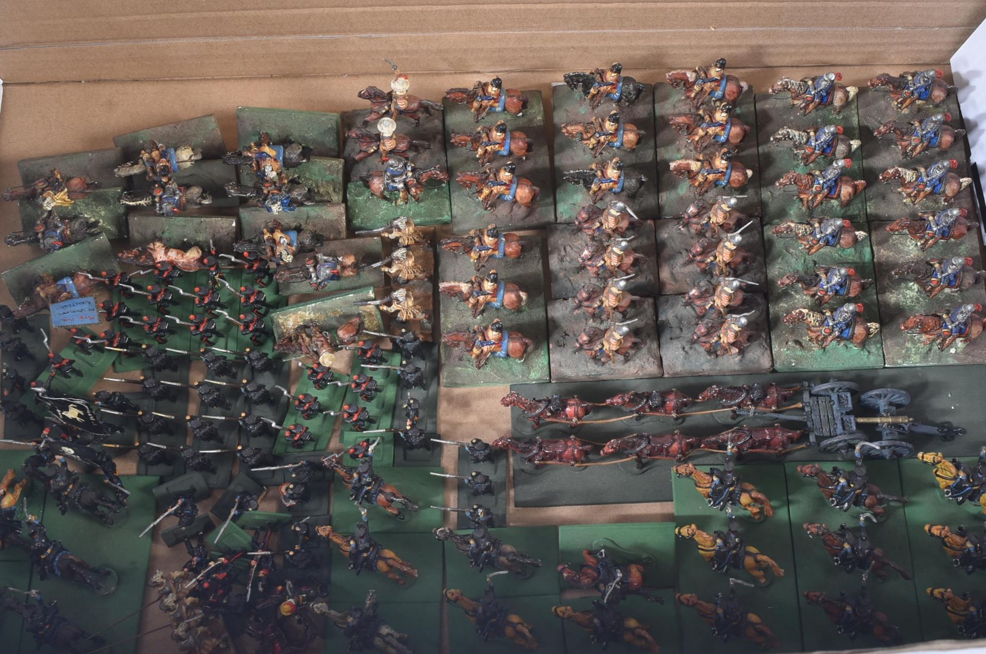 LARGE COLLECTION OF HAND PAINTED LEAD TOY SOLDIERS - Image 2 of 6