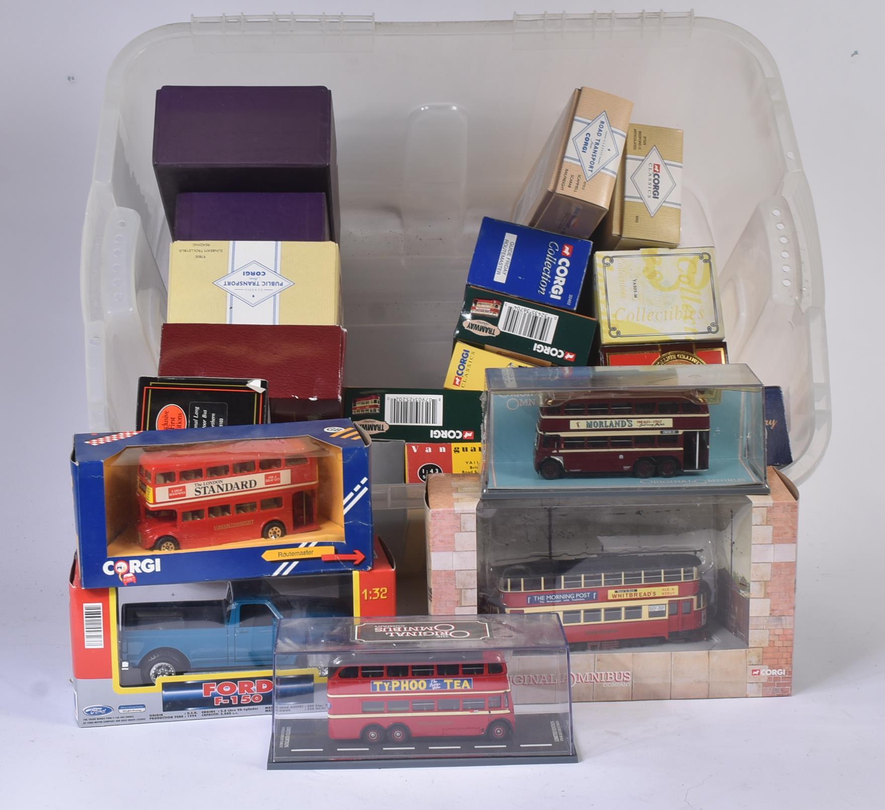 COLLECTION OF ASSORTED DIECAST MODEL CARS