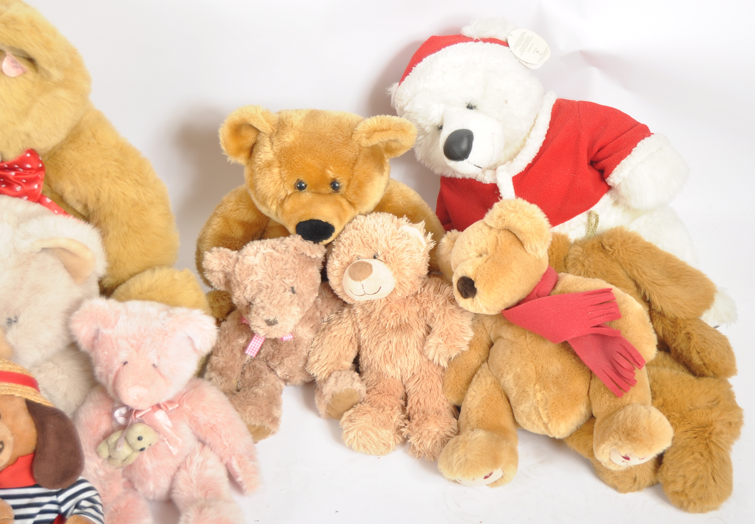 TEDDY BEARS - LARGE COLLECTION OF ASSORTED - Image 4 of 5