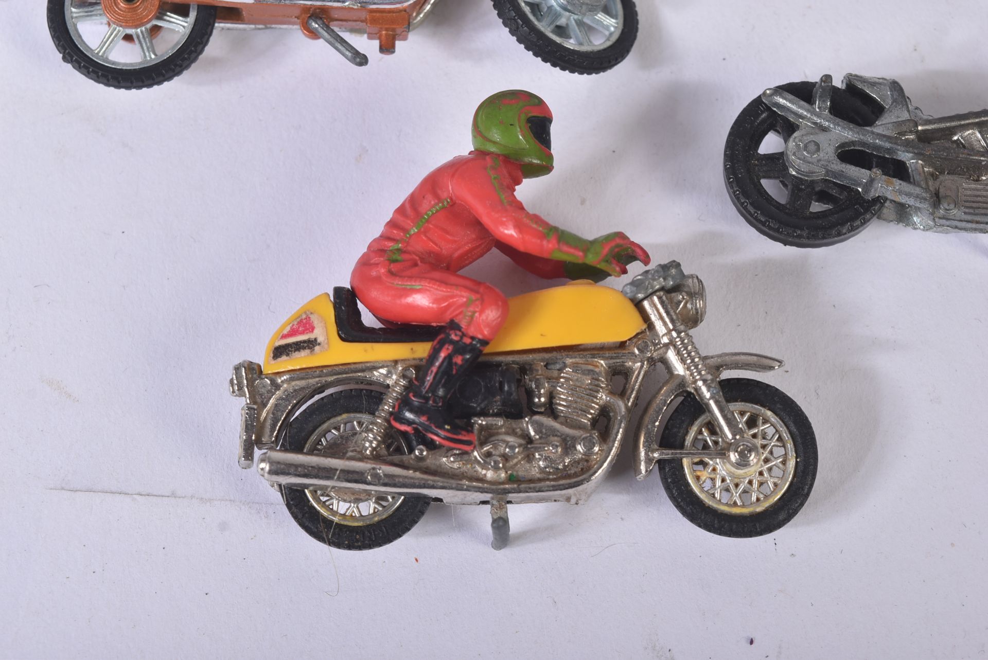COLLECTION OF VINTAGE BRITAINS AND LESNEY DIECAST MOTORCYCLES - Bild 2 aus 6