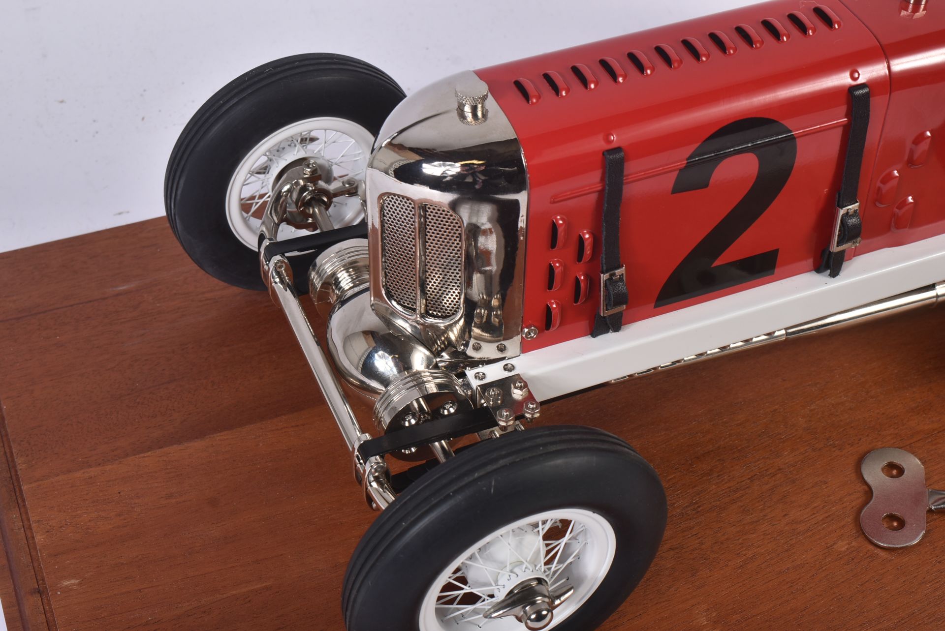 GILBOW 1/8 SCALE CLOCKWORK MODEL RACE CAR - Image 2 of 8