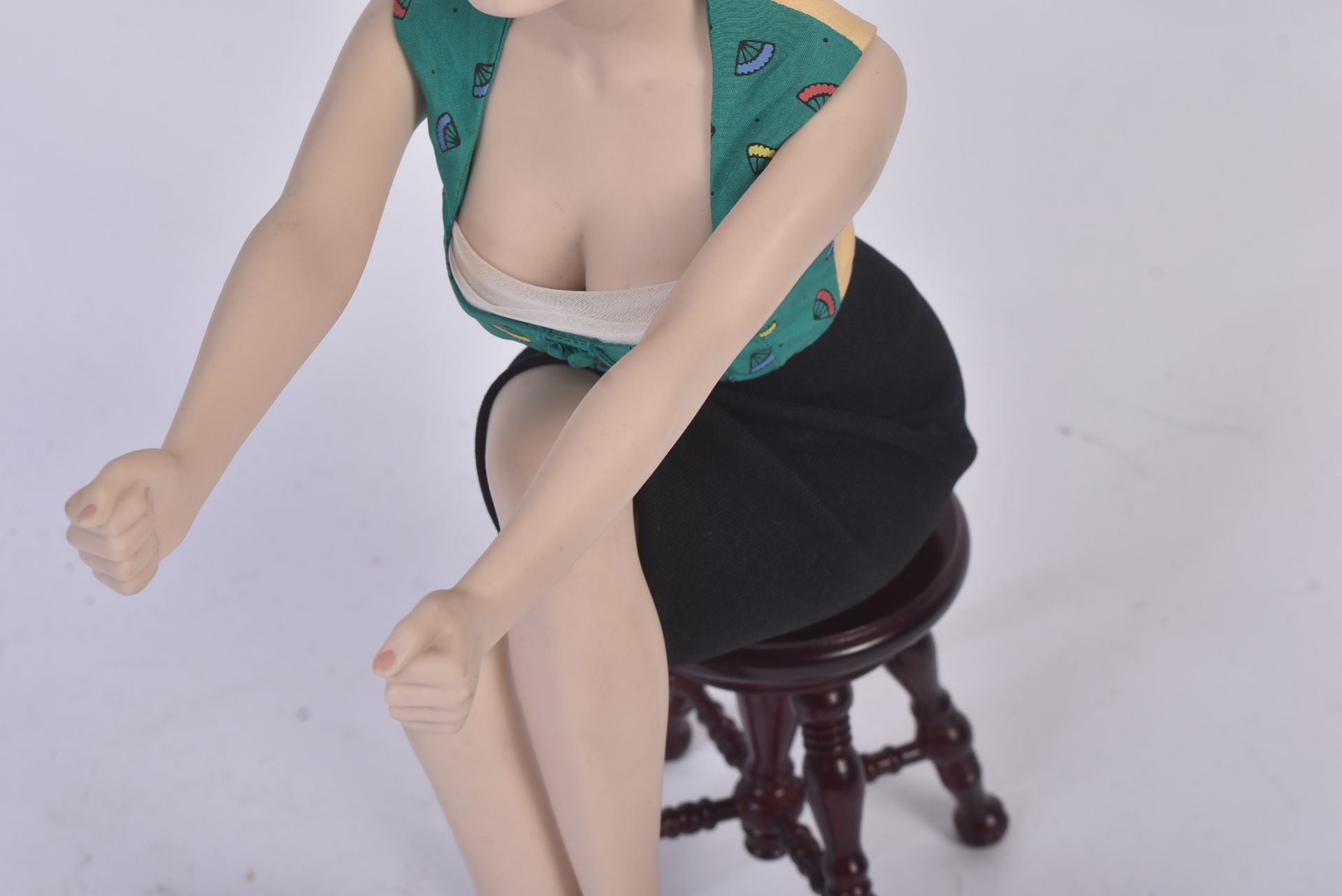 FRANKLIN MINT MARILYN MONROE PORCELAIN DOLL - Image 4 of 5