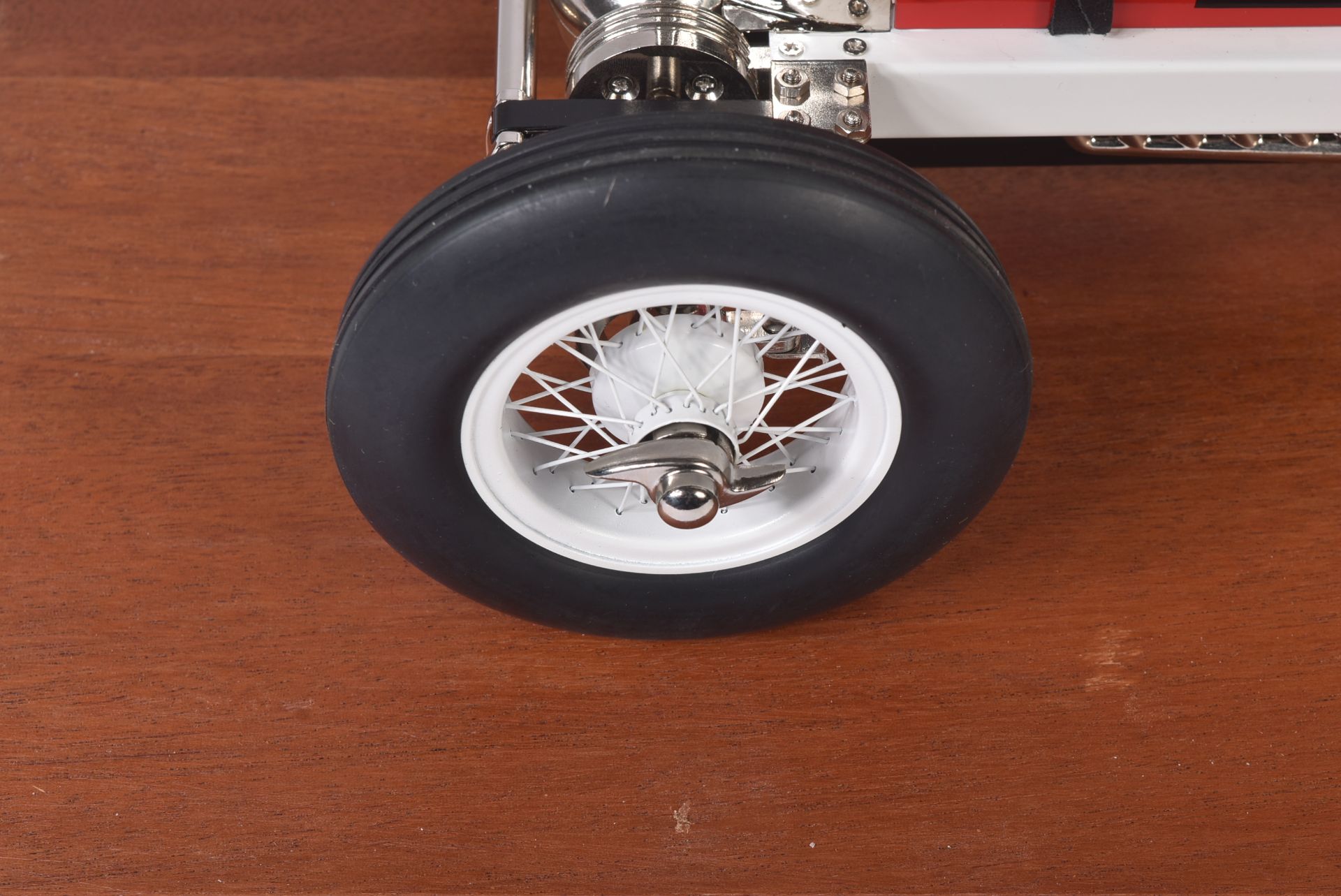 GILBOW 1/8 SCALE CLOCKWORK MODEL RACE CAR - Image 7 of 8