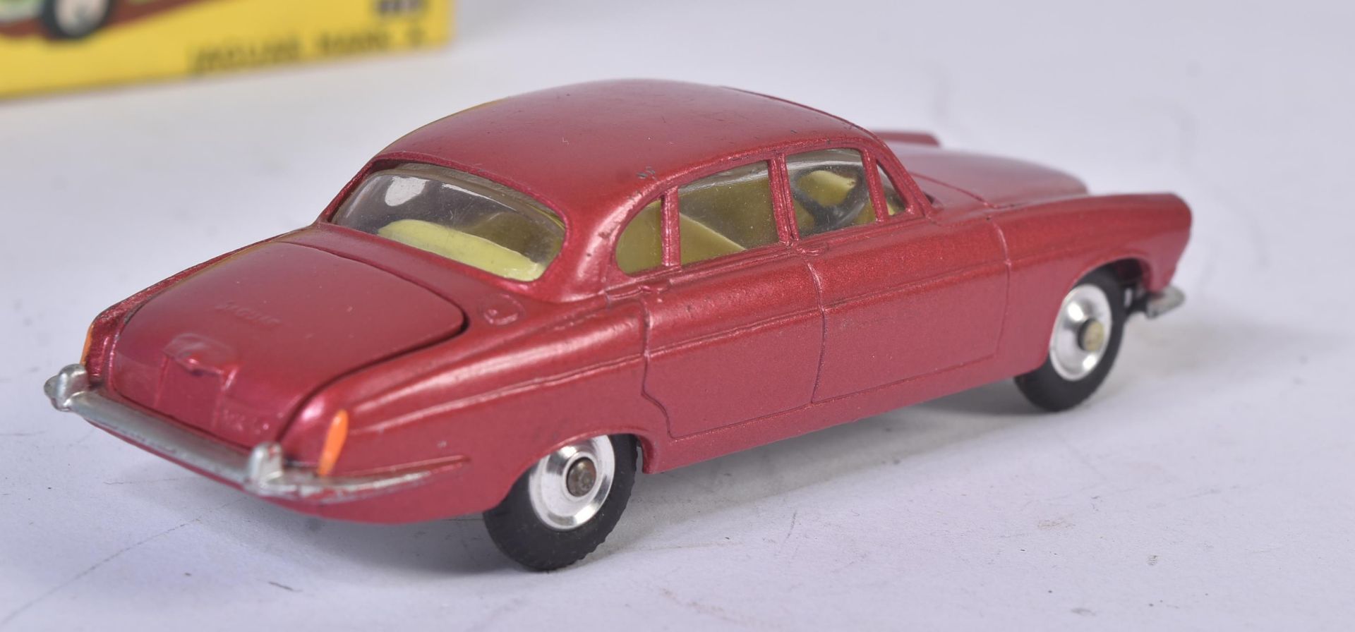 VINTAGE CORGI TOYS DIECAST MODEL 238 JAGUAR MARK X - Image 3 of 4