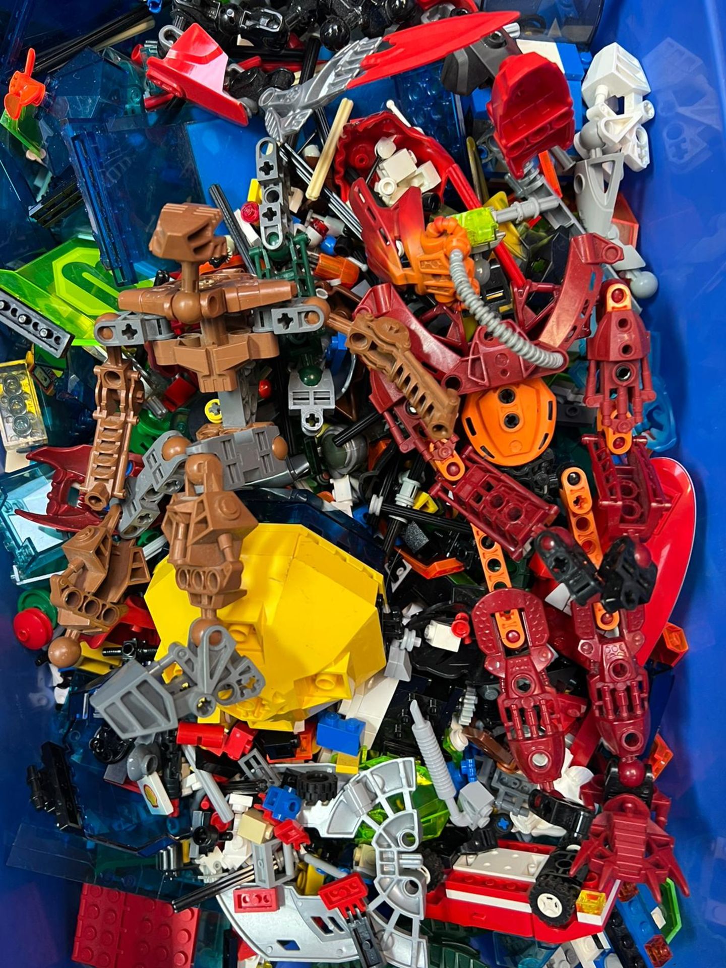 TWO BOXES OF ASSORTED LOOSE LEGO BRICKS - Image 4 of 6