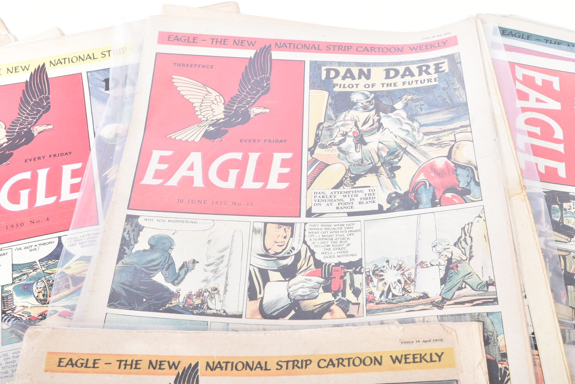 COMIC BOOKS - EAGLE COMICS - DAN DARE VOLUME 1 ISSUE 1-25 - Image 4 of 5