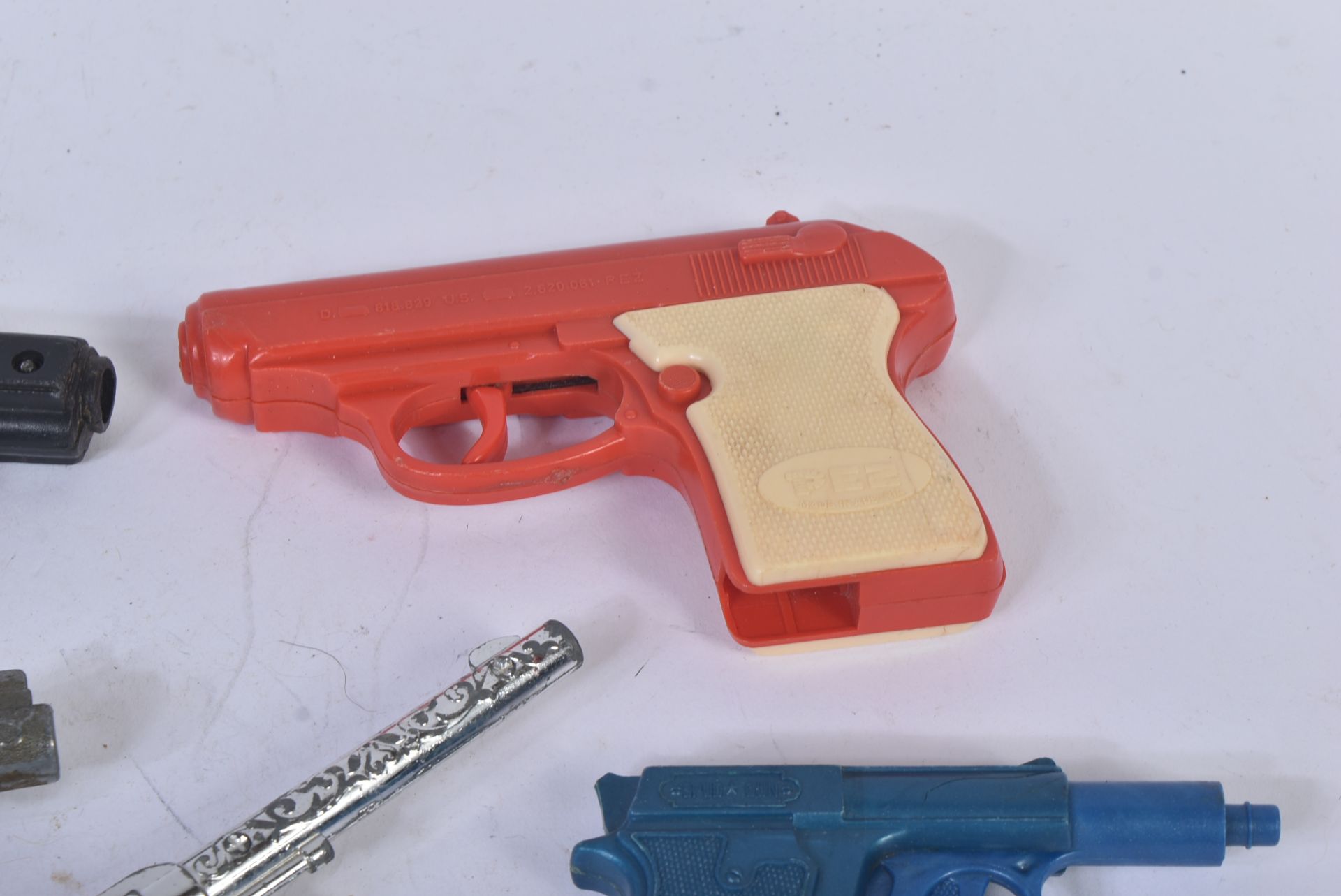 COLLECTION OF VINTAGE TOY PISTOL / GUNS - Image 3 of 6