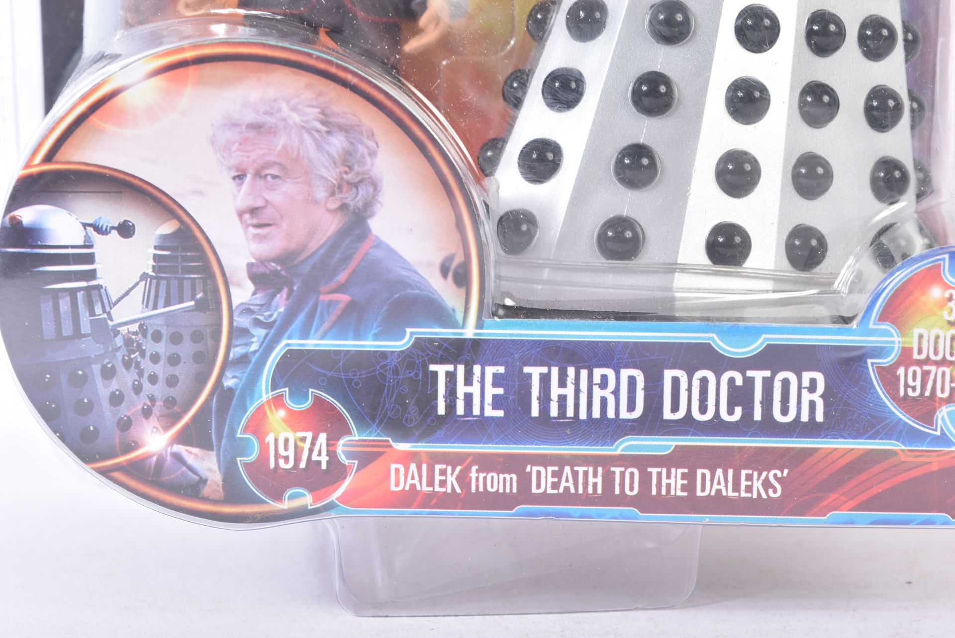 DOCTOR WHO - CHARACTER OPTIONS - THIRD DOCTOR ACTION FIGURE SET - Image 3 of 4