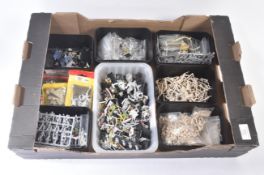 COLLECTION OF ASSORTED TABLETOP WARGAMING FIGURES