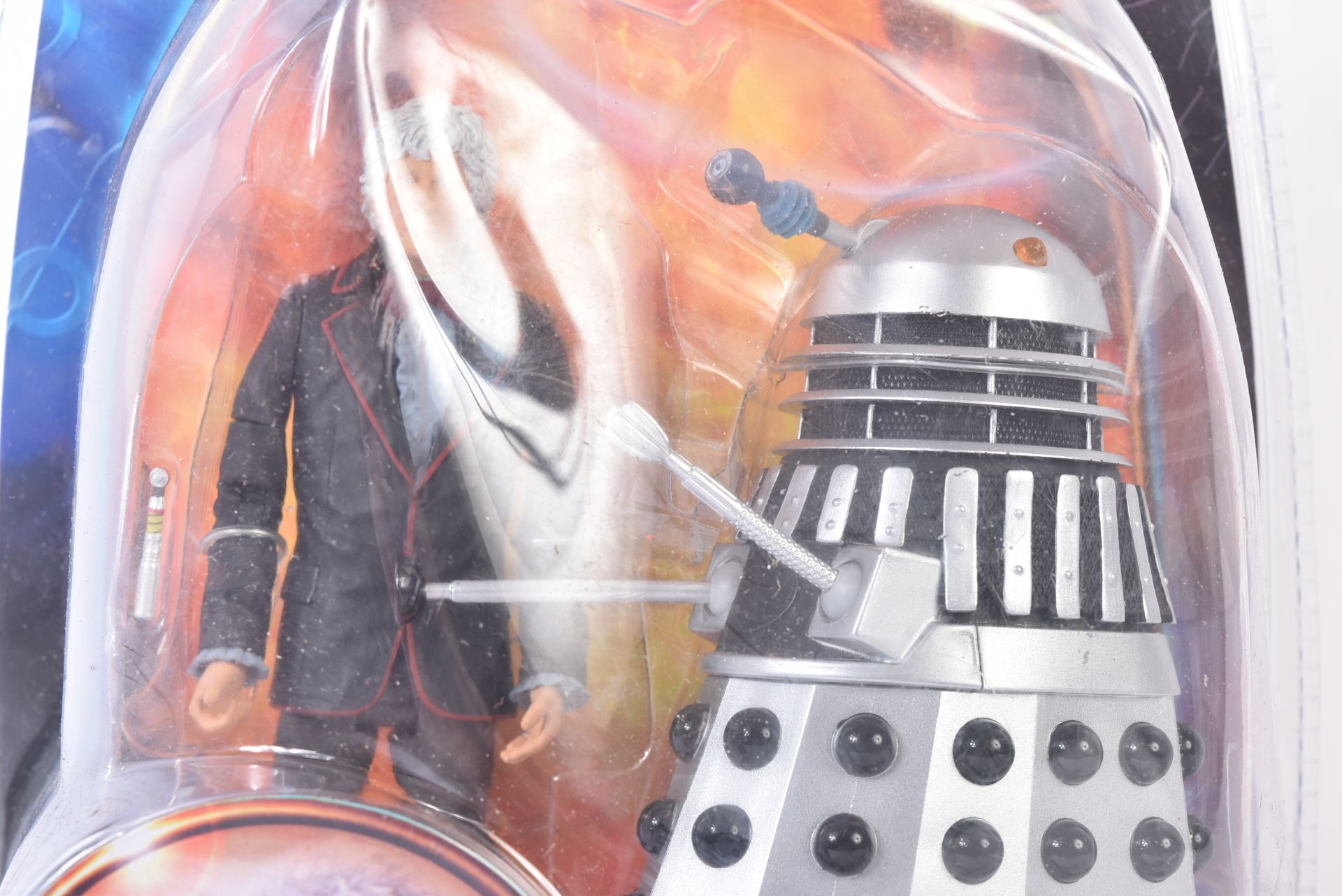 DOCTOR WHO - CHARACTER OPTIONS - THIRD DOCTOR ACTION FIGURE SET - Image 2 of 4