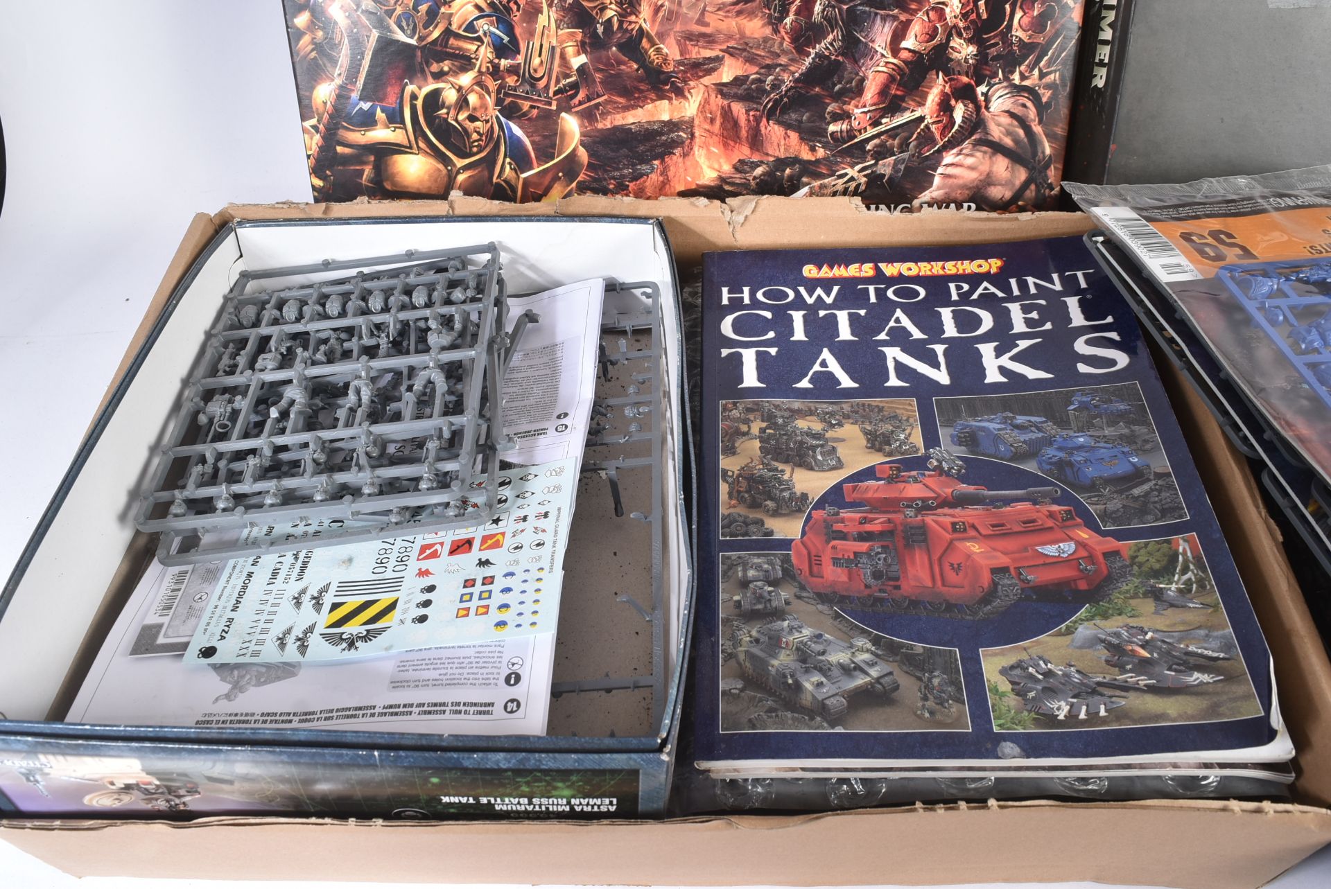 LARGE COLLECTION OF ASSORTED GAMES WORKSHOP WARHAMMER - Image 2 of 10