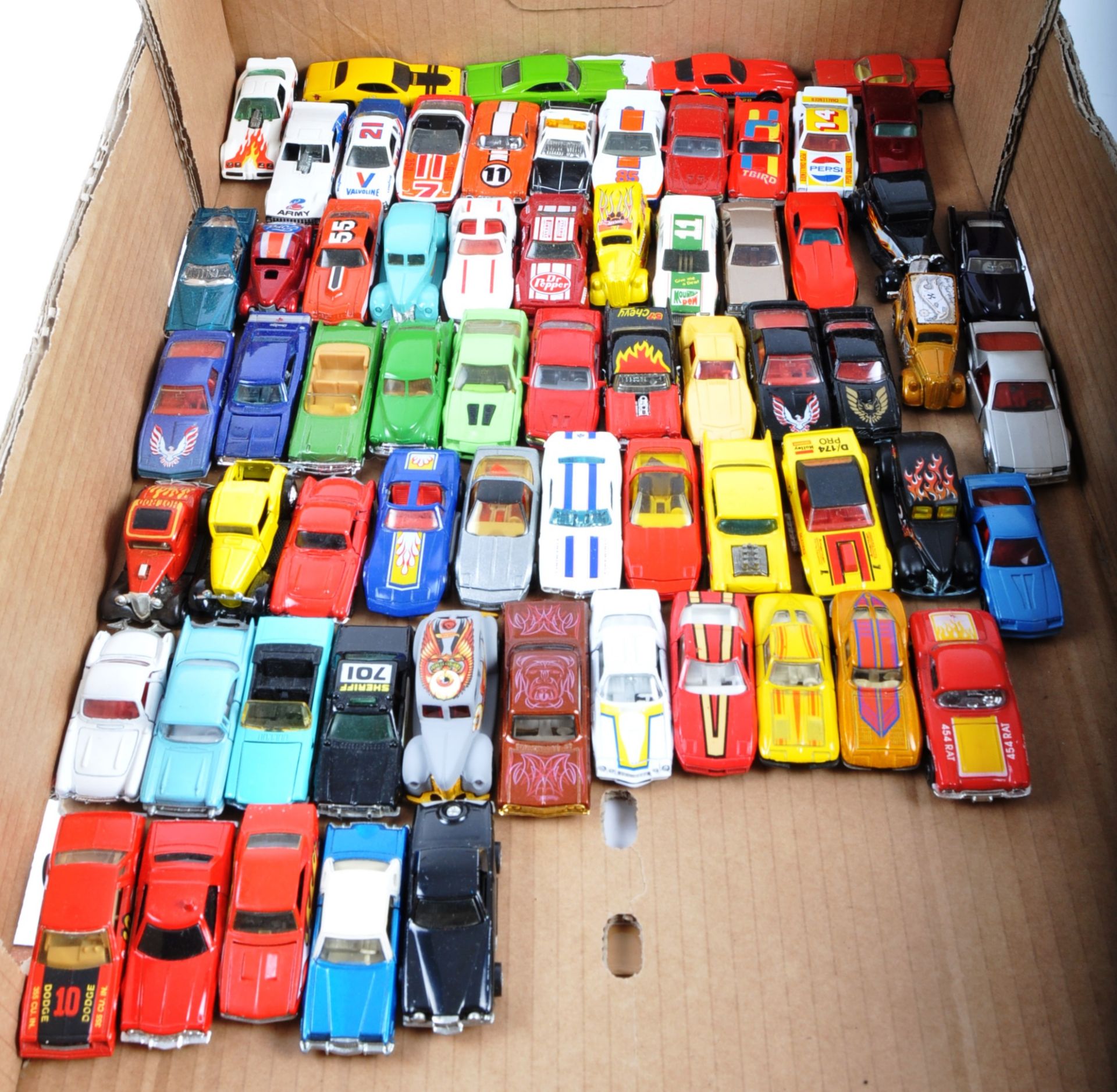 LARGE COLLECTION OF VINTAGE 1960S & 1970S DIECAST MODEL CARS - Bild 2 aus 6