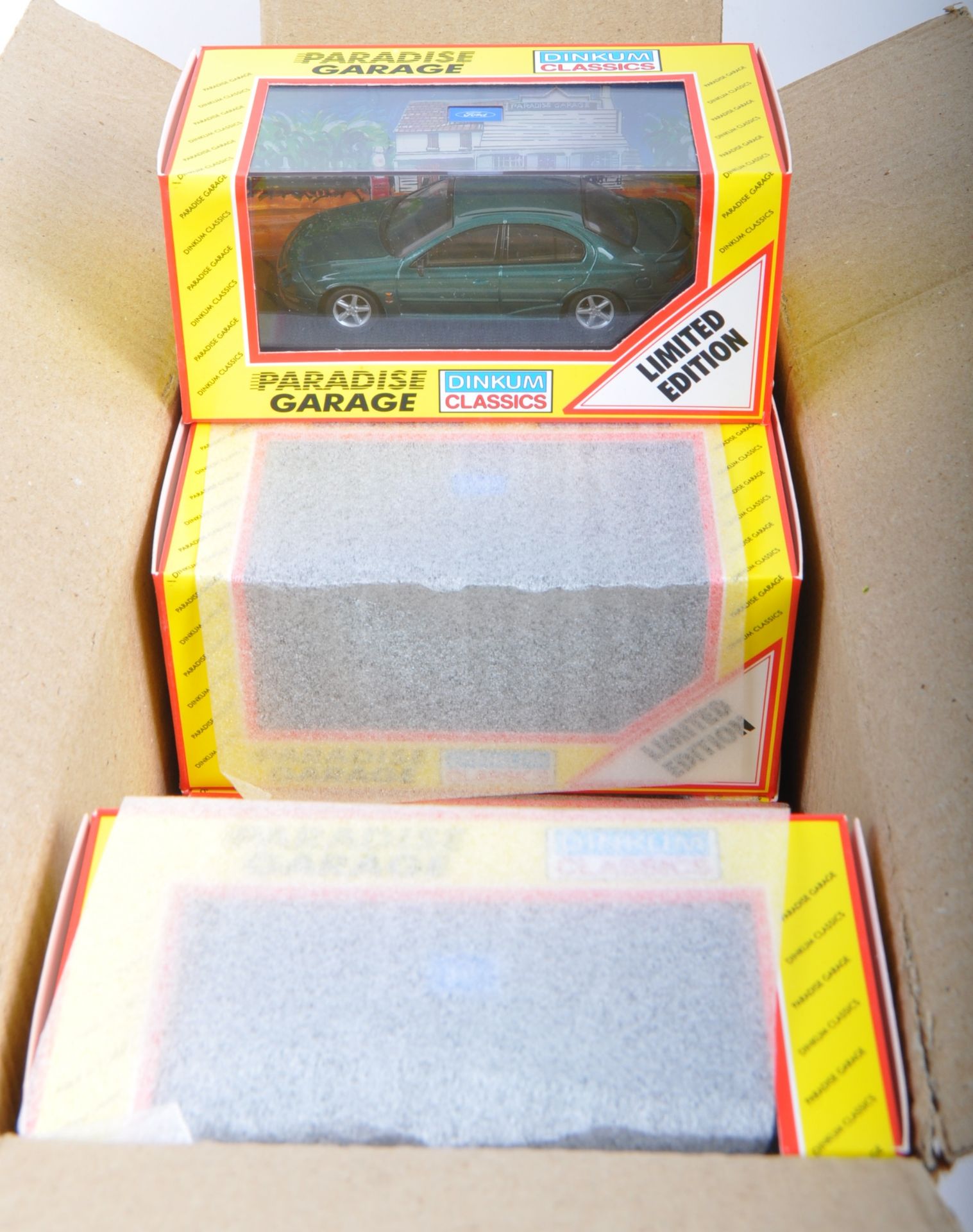 PARADISE GARAGE SERIES TRADE BOX DIECAST MODEL CARS