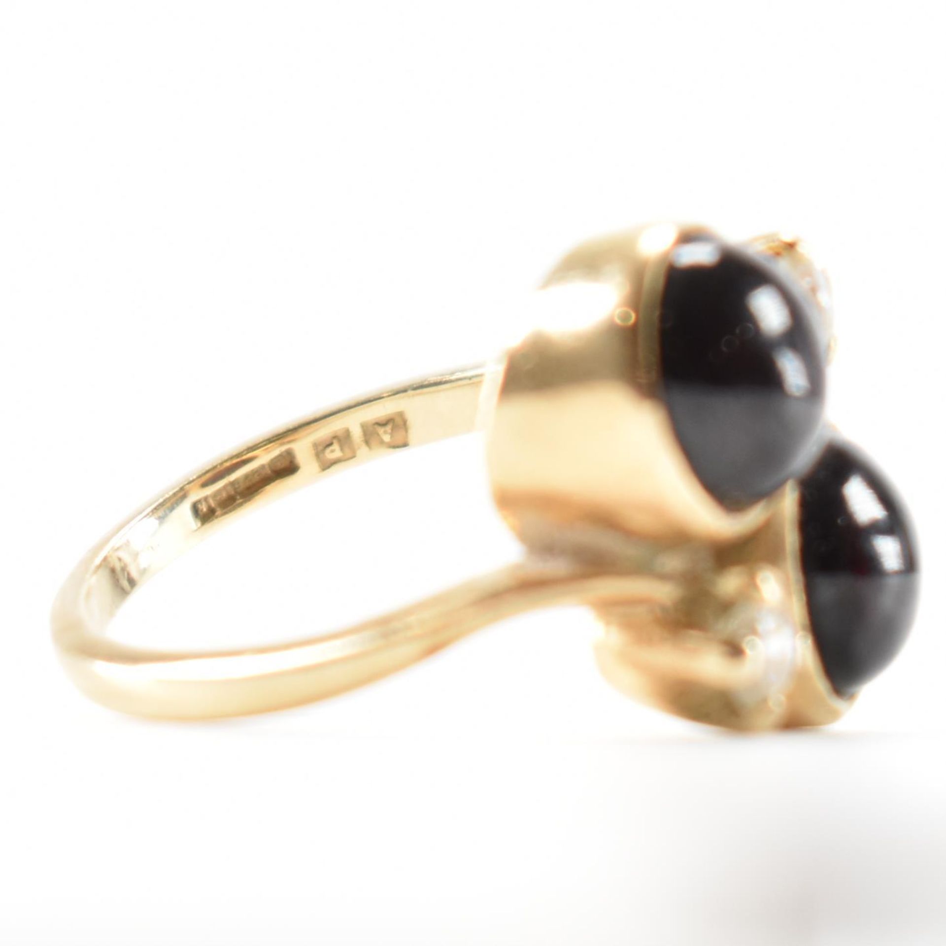 HALLMARKED 9CT GOLD GARNET & WHITE STONE RING - Image 4 of 7